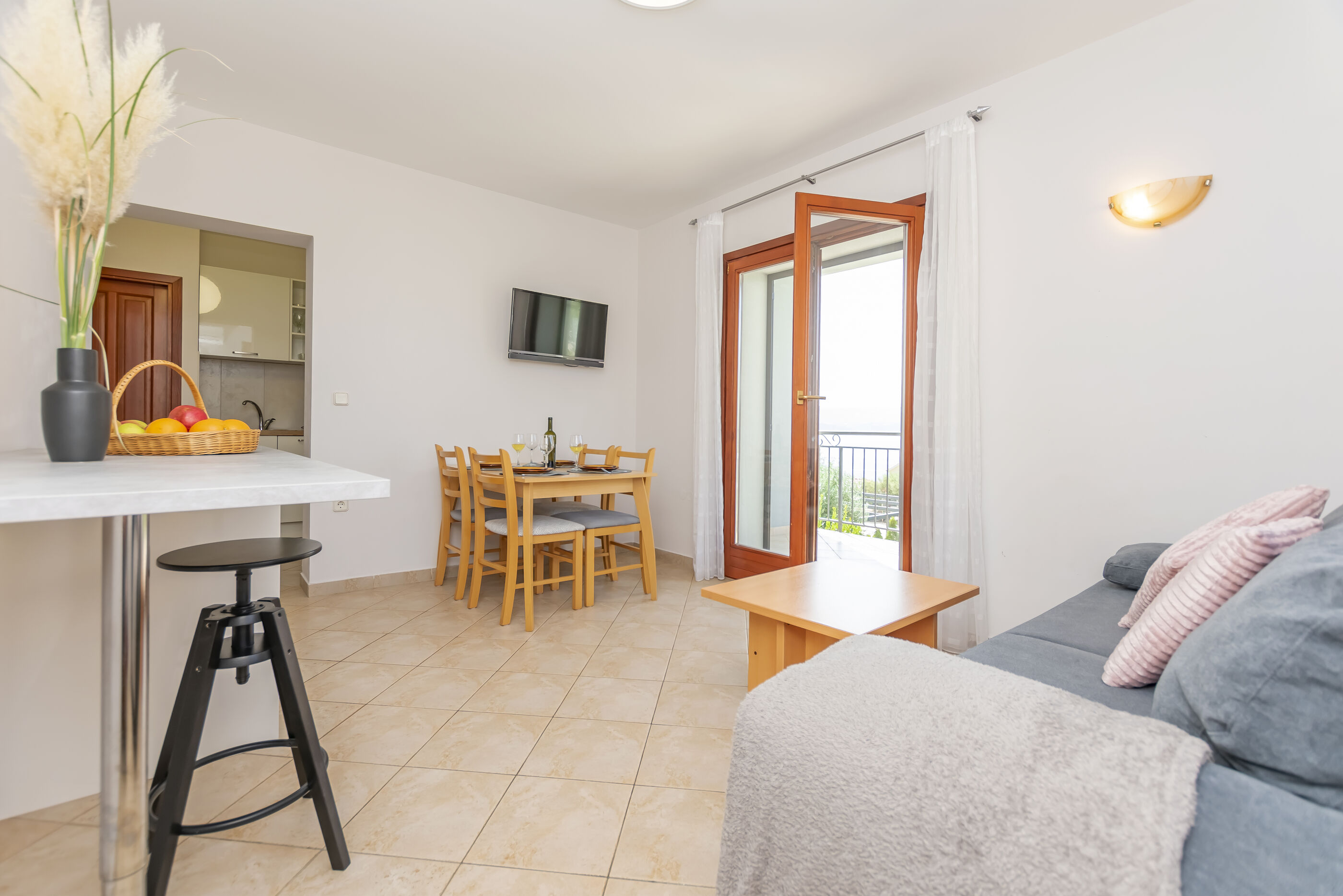 Apartments Ljiljana 71381-A3