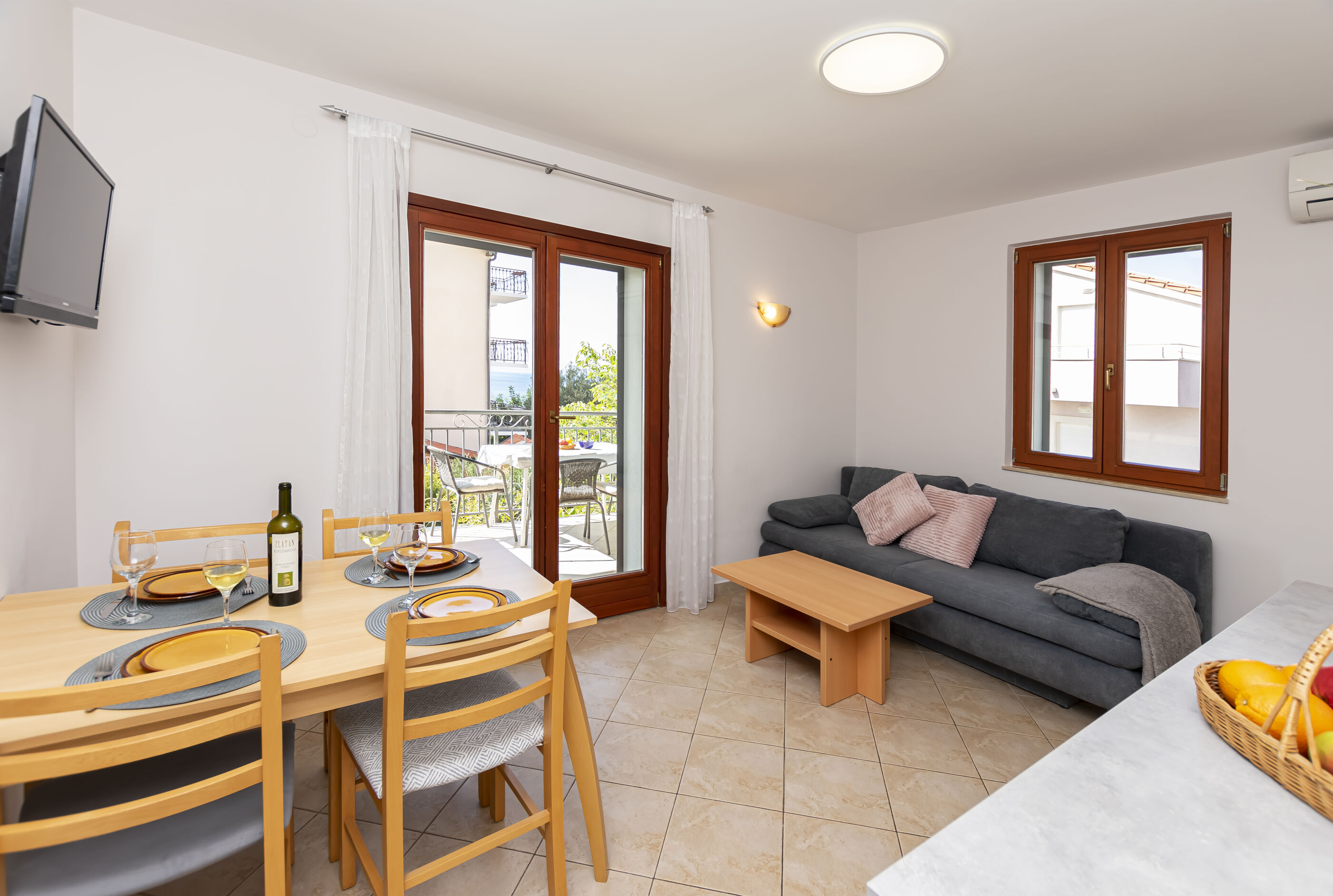 Apartments Ljiljana 71381-A3