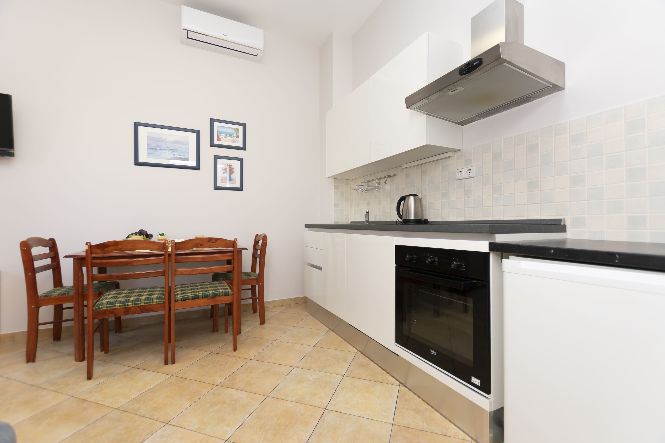 Apartments Ljiljana 71381-A4