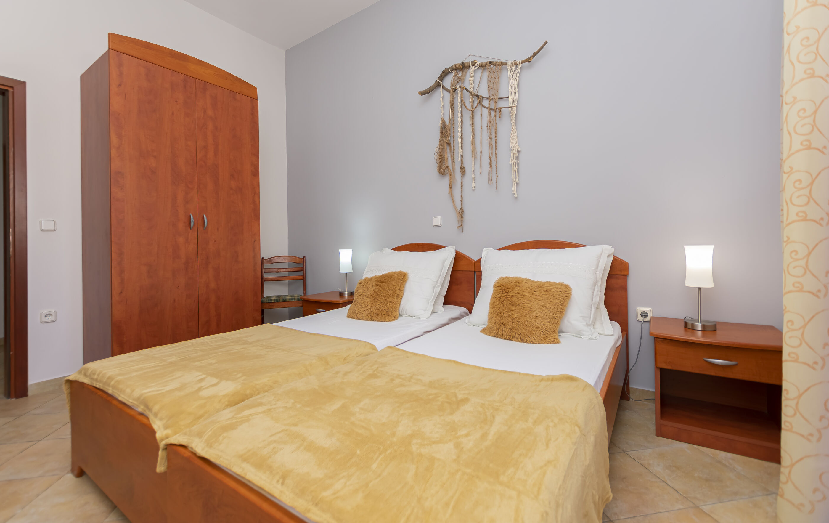 Apartments Ljiljana 71381-A4
