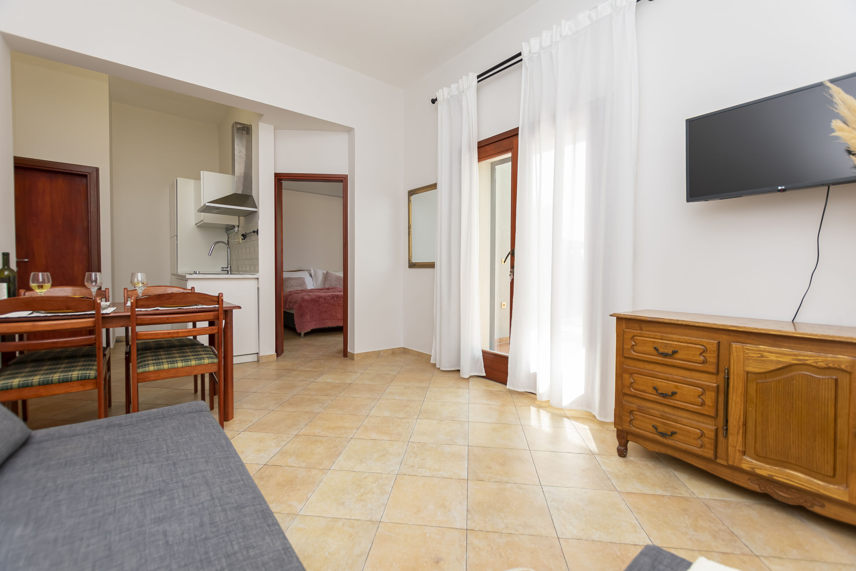 Apartments Ljiljana 71381-A6