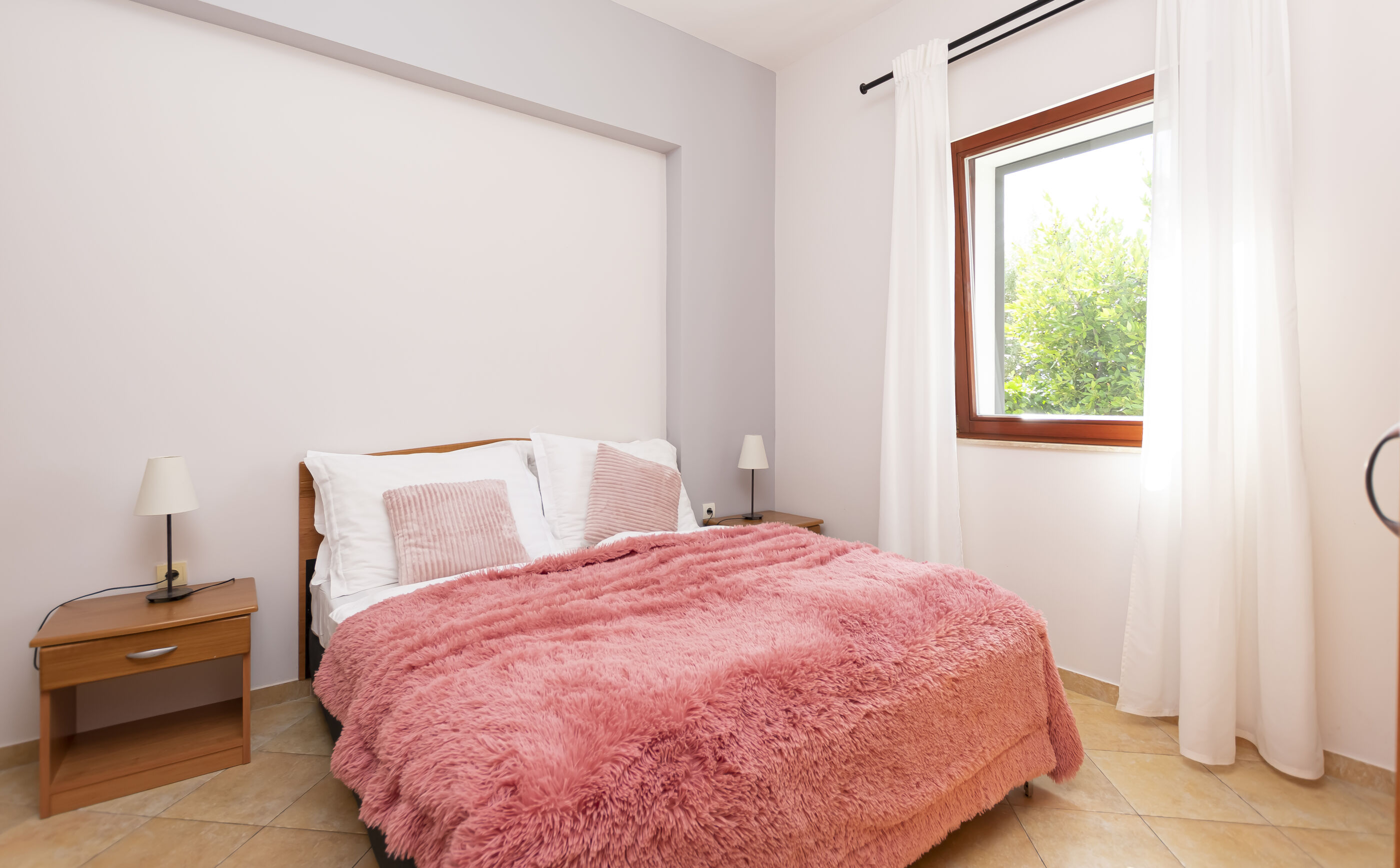 Apartments Ljiljana 71381-A6