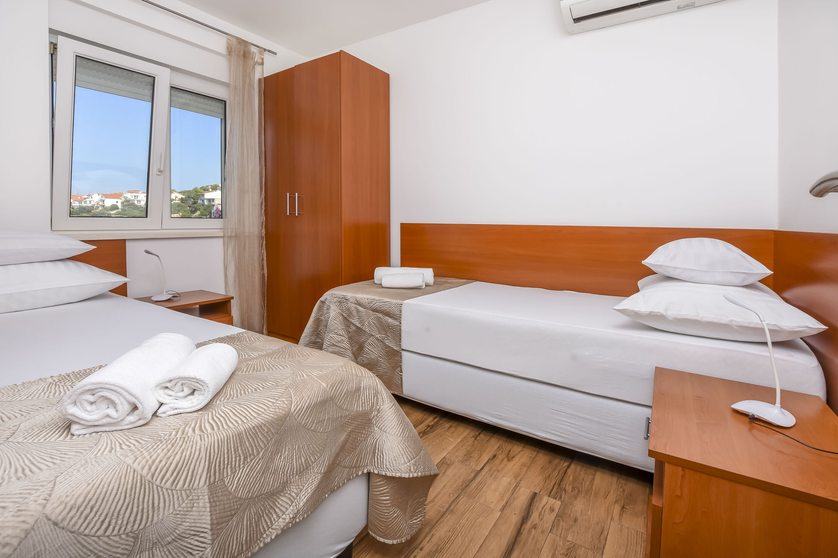 Apartments Maja 57511-A3