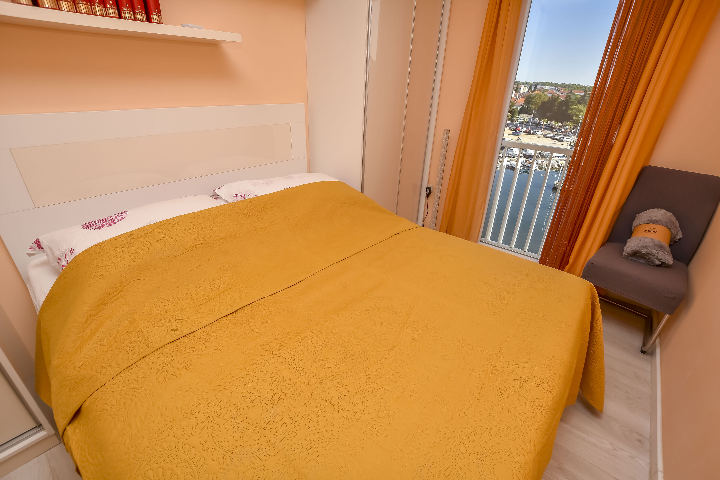 Apartments Vongola 90901-A1