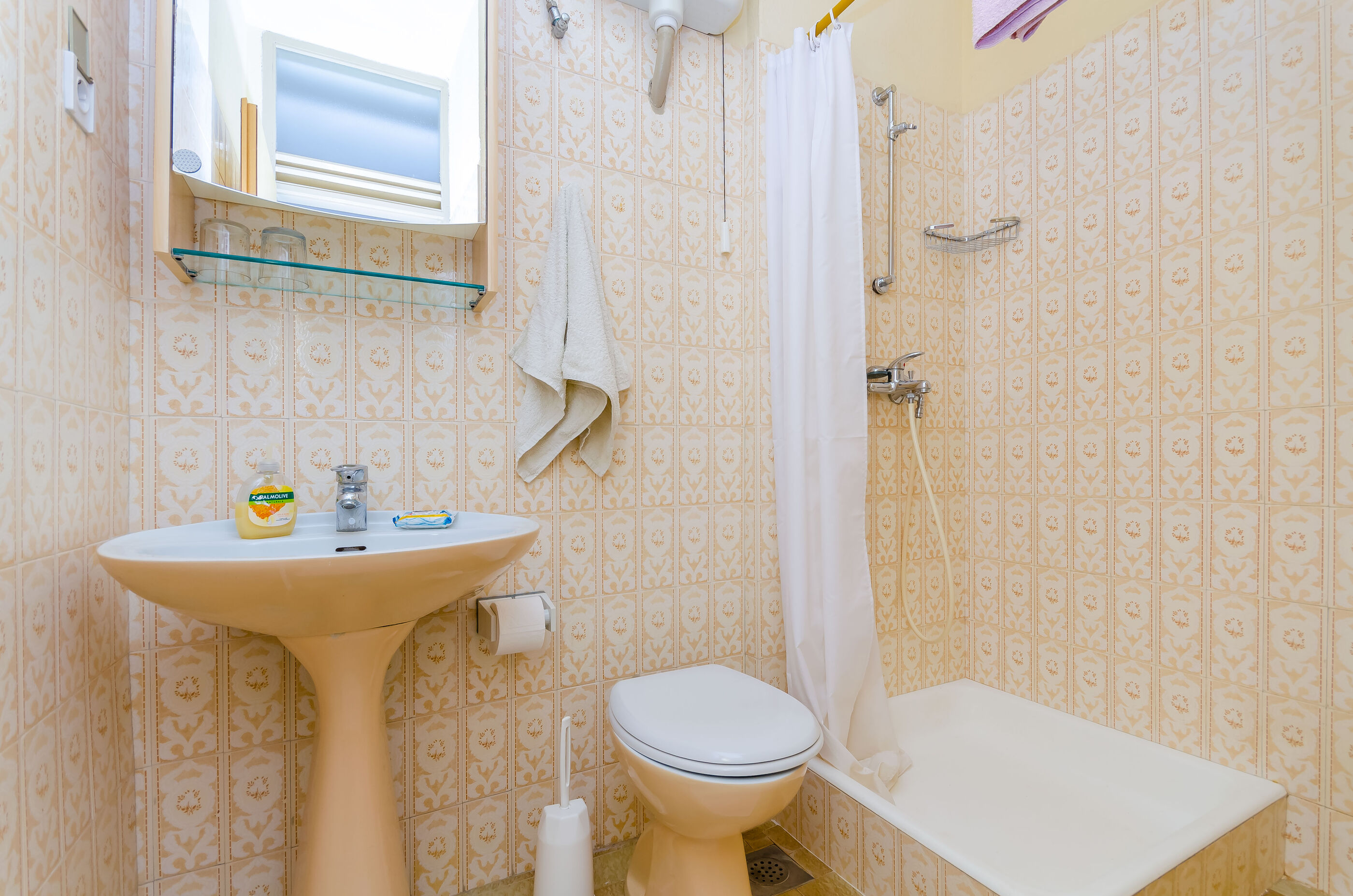 Apartments and Rooms Darinka 19271-S4