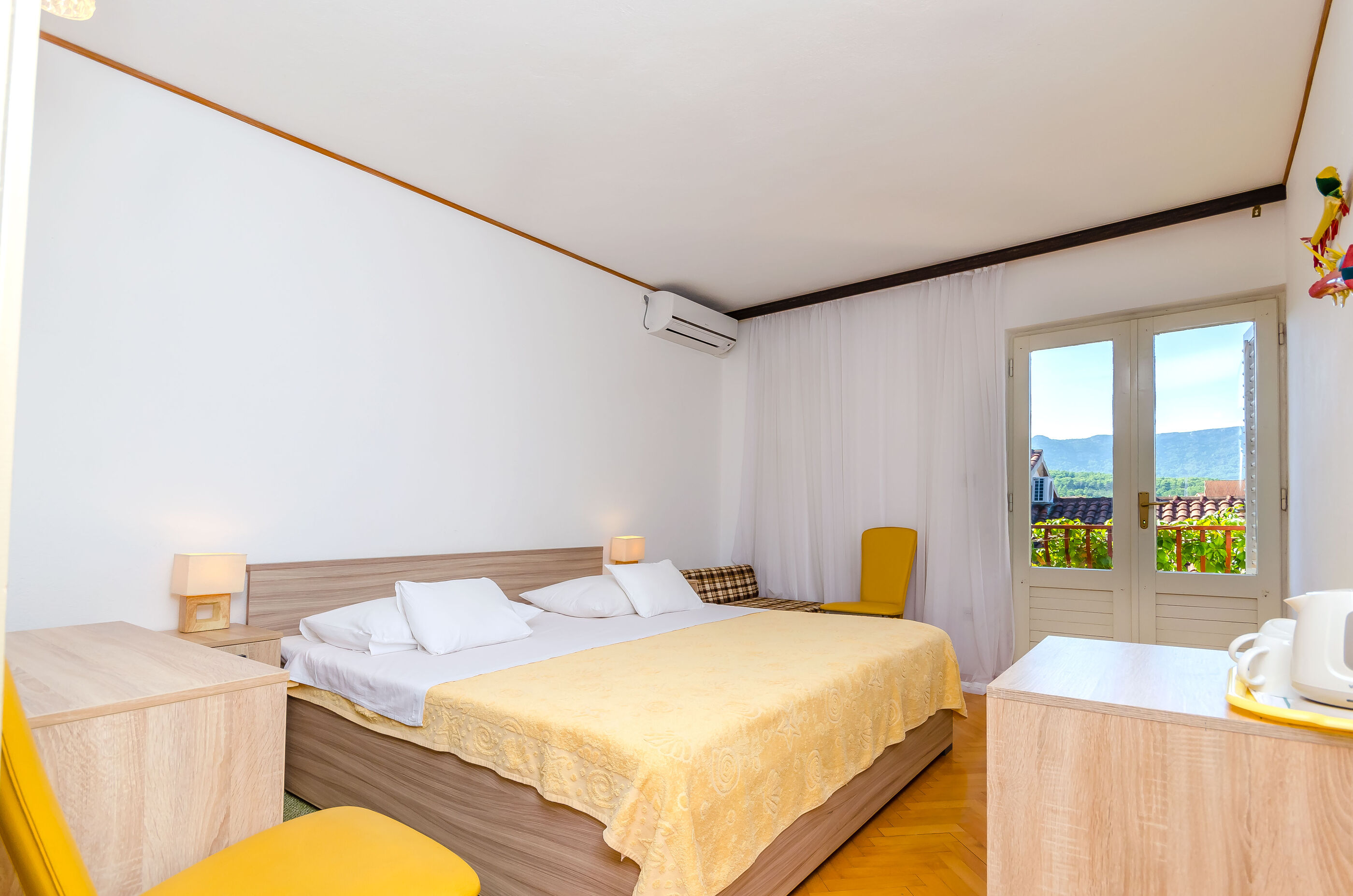 Apartments and Rooms Darinka 19271-S4