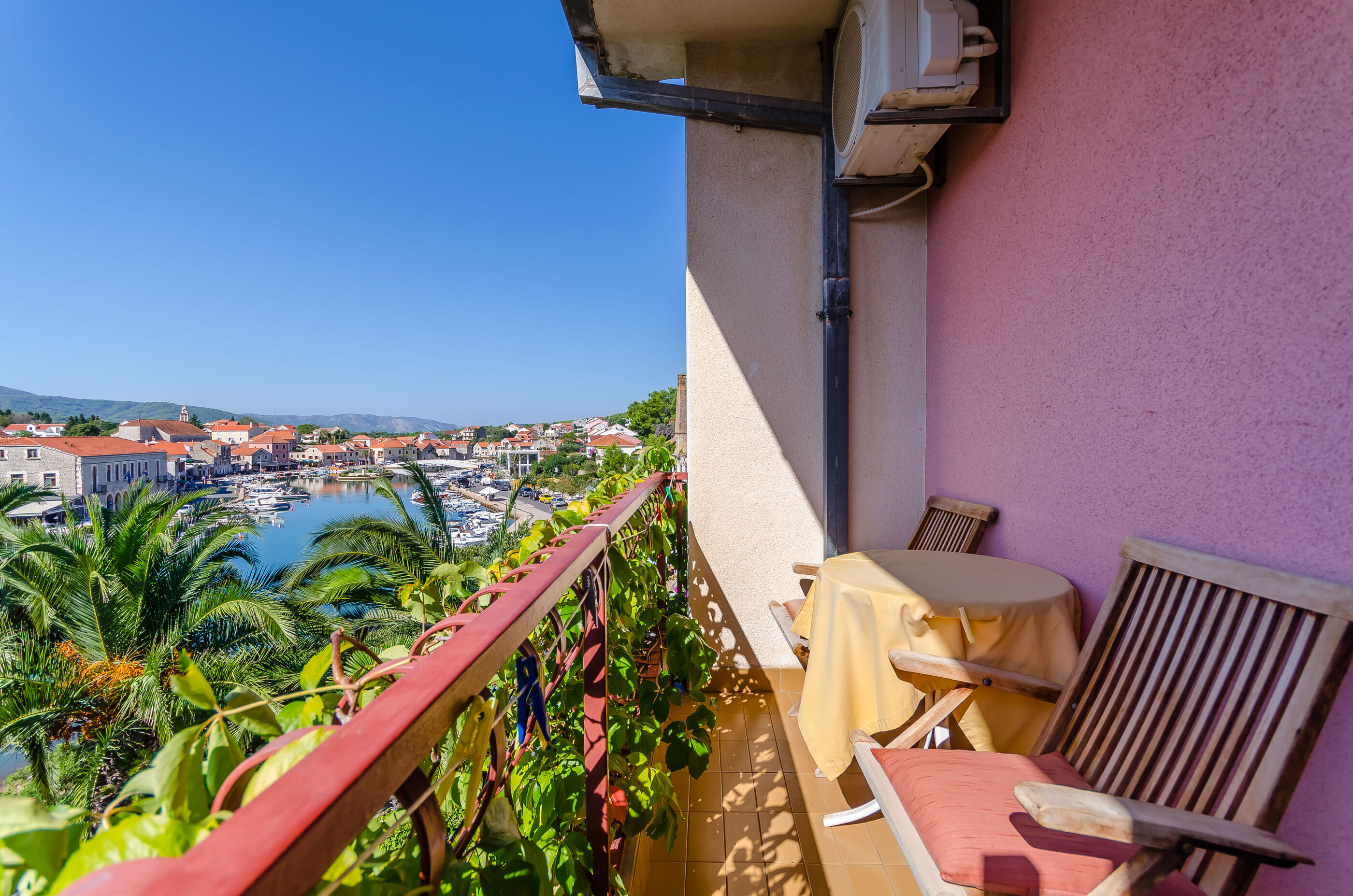 Apartments and Rooms Darinka 19271-S5