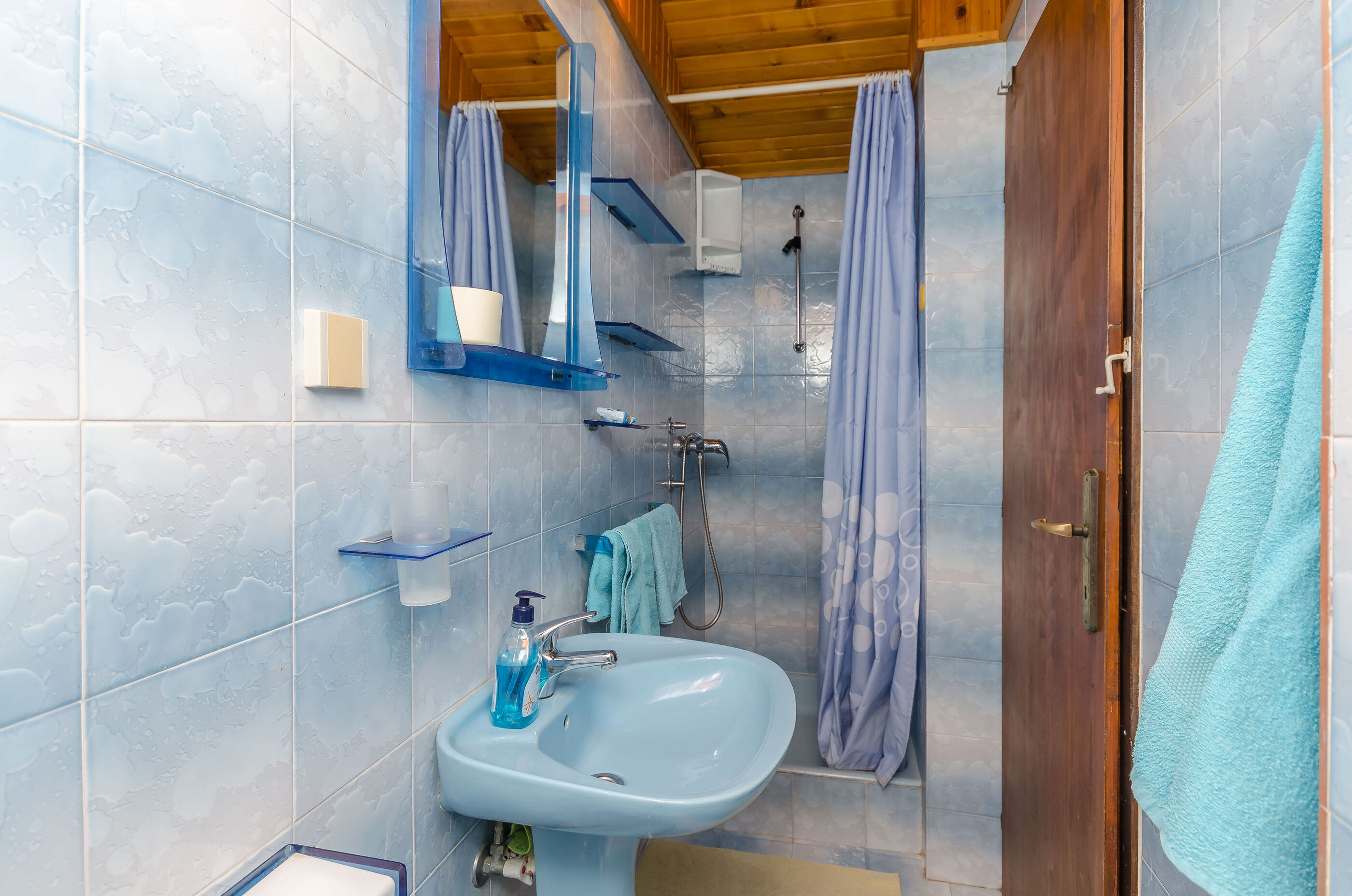 Apartments and Rooms Darinka 19271-A7