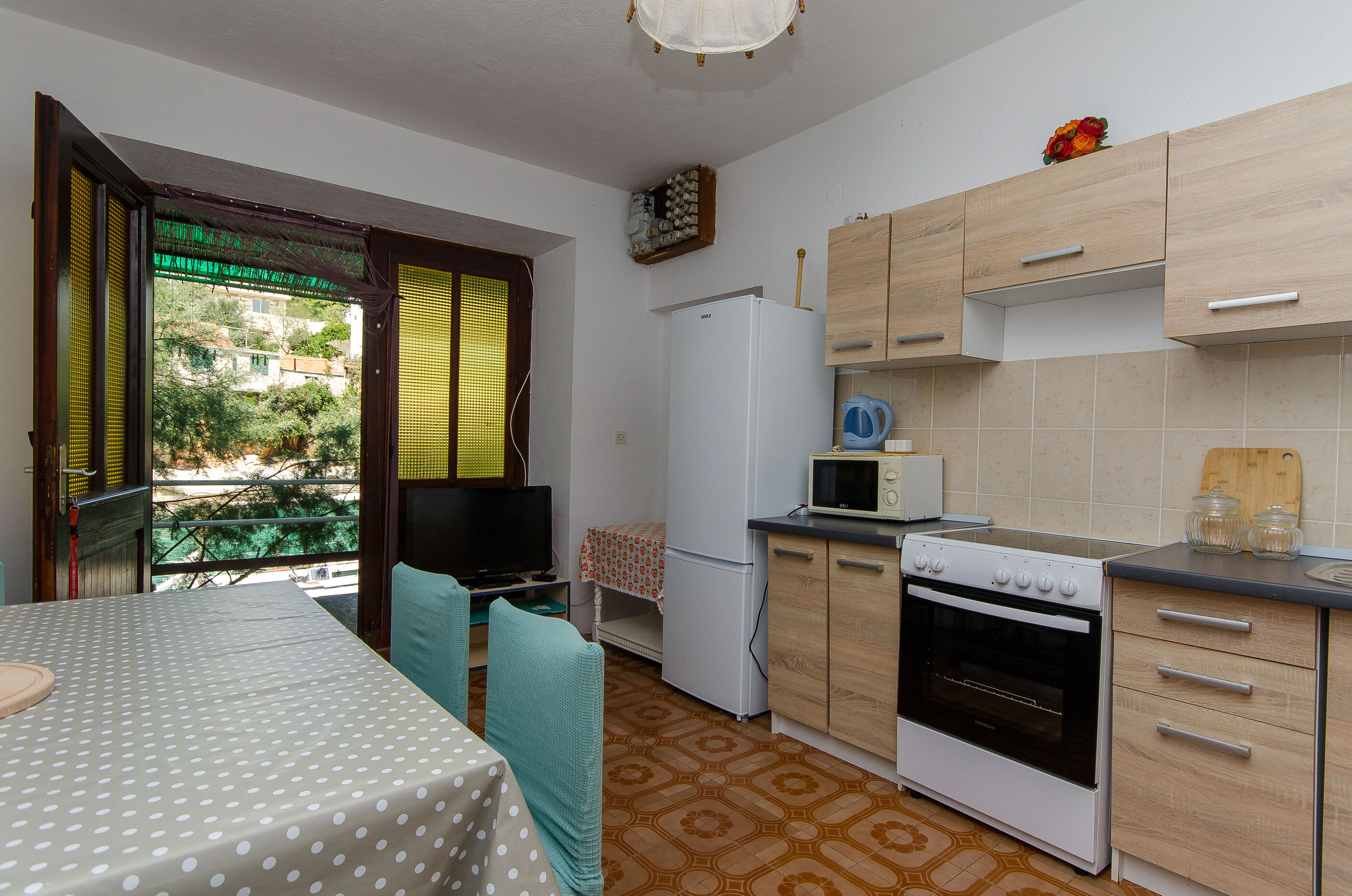 Apartment Bay 97401-A1