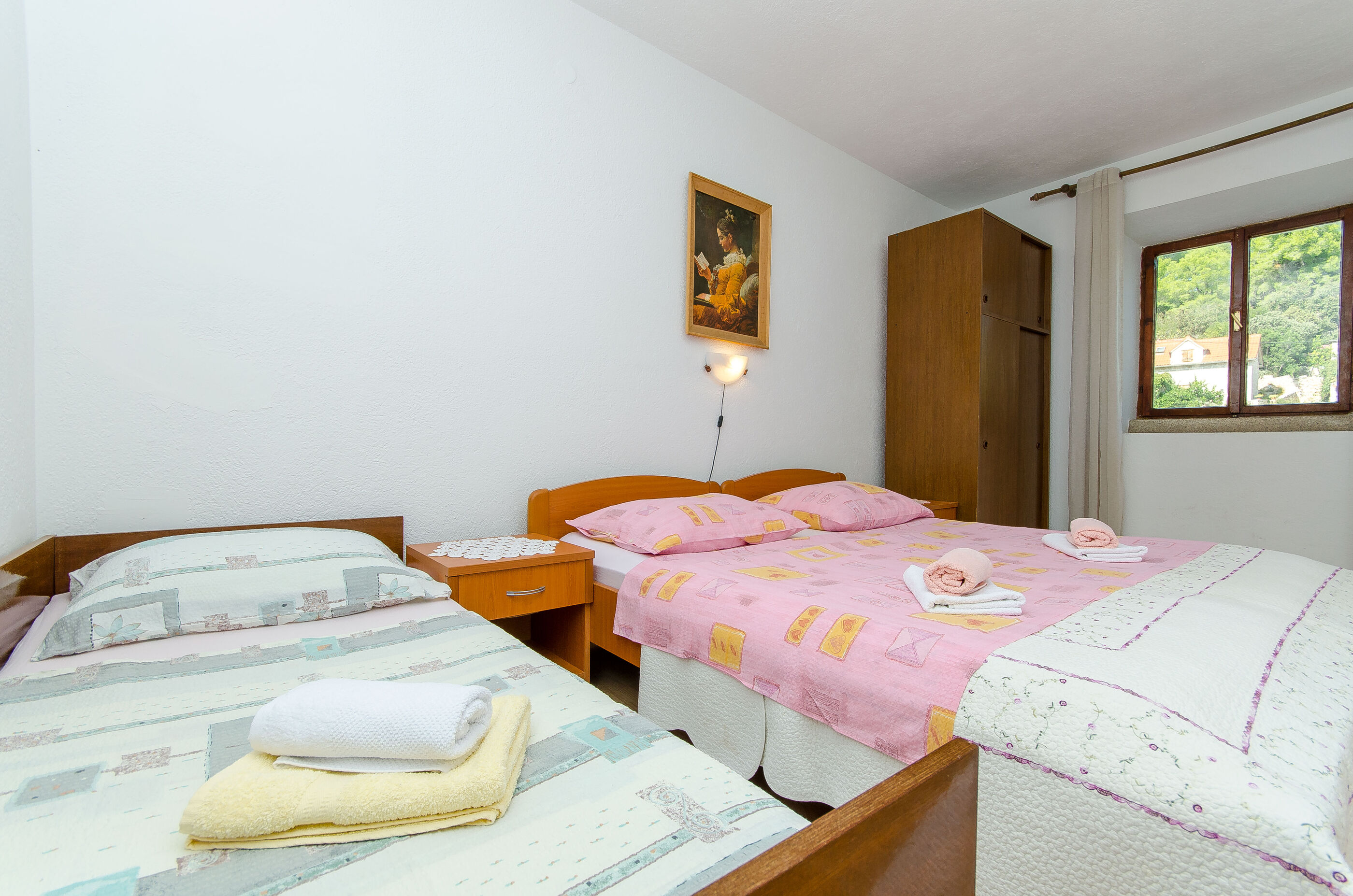 Apartment Bay 97401-A1