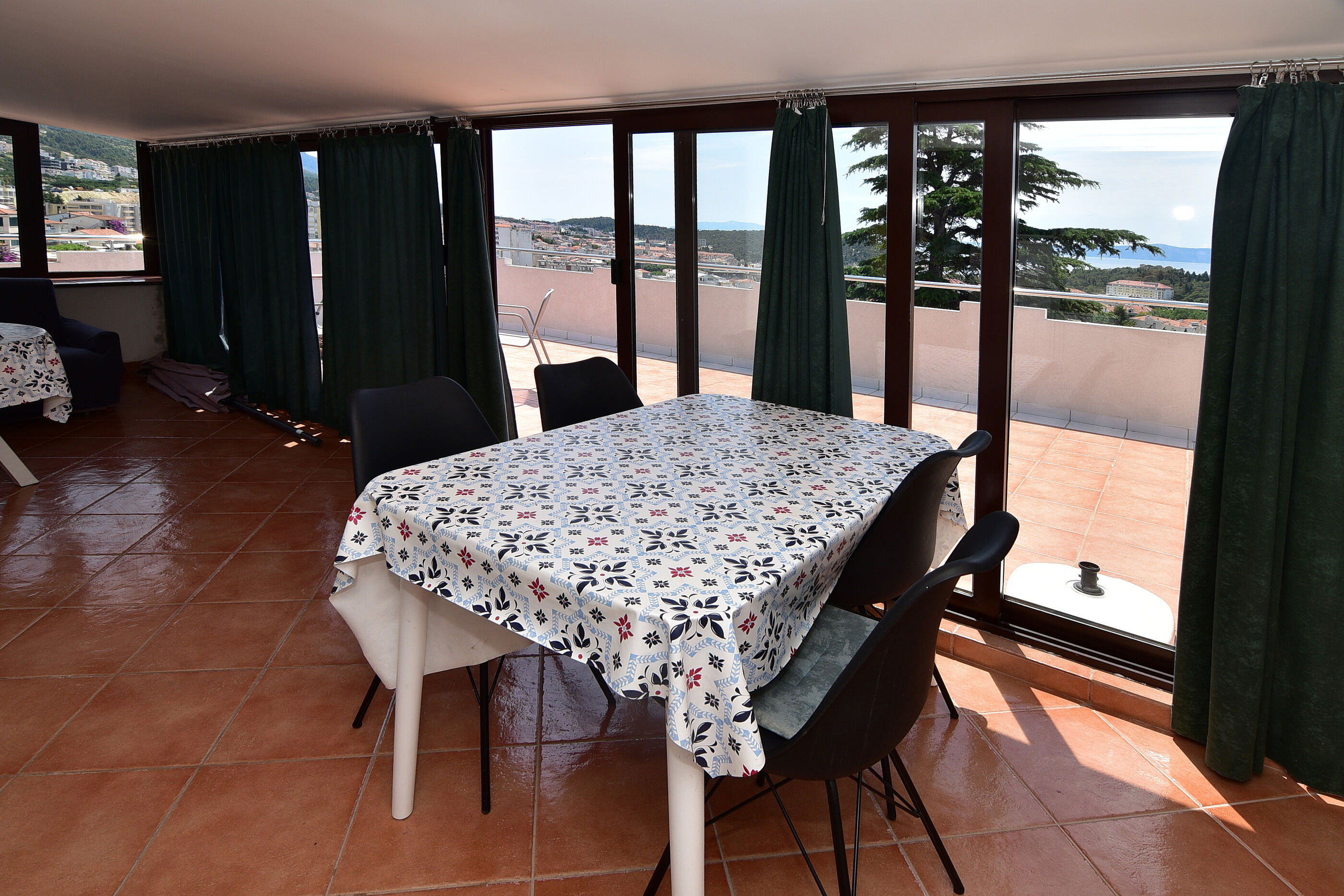 Apartments Good 97471-A2