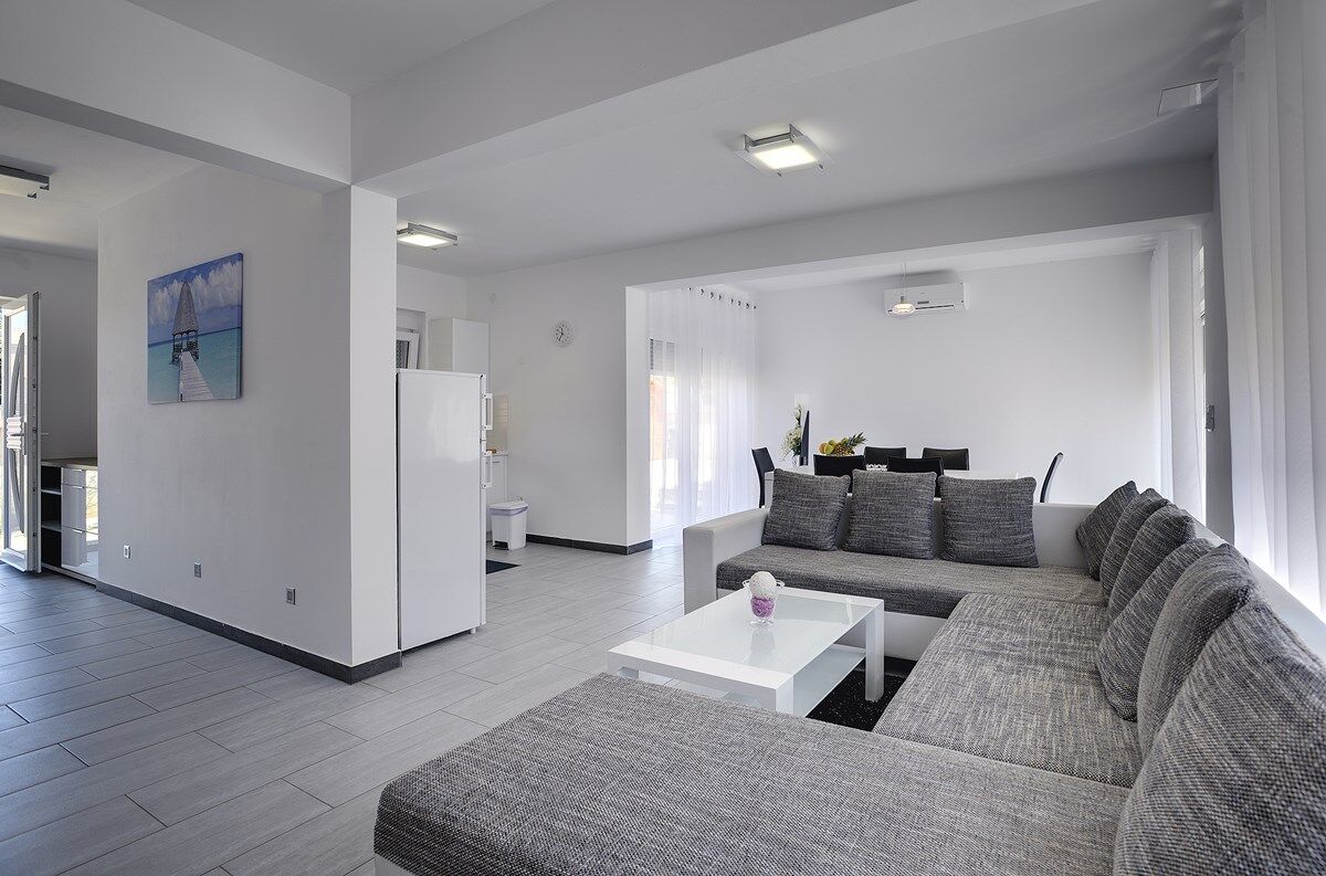 Villa Lara 2 74279-K1