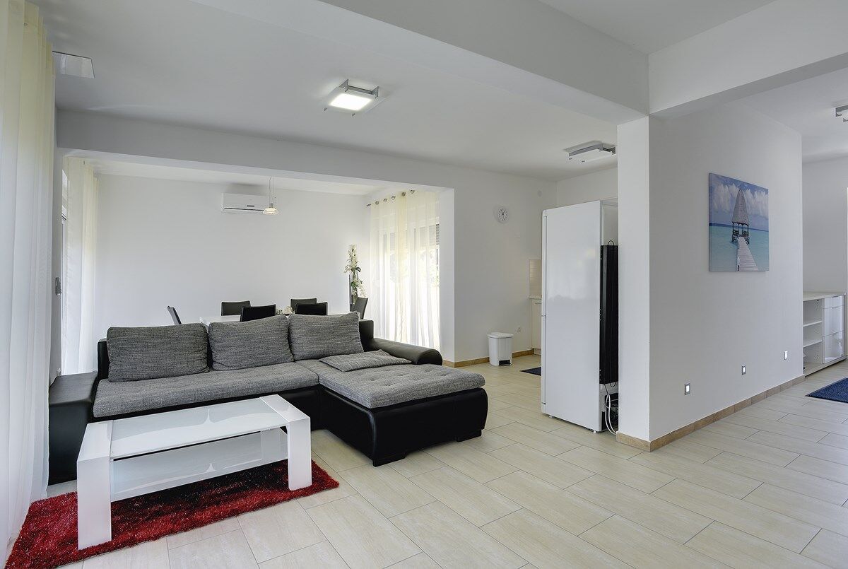 Villa Lara 1 74282-K1