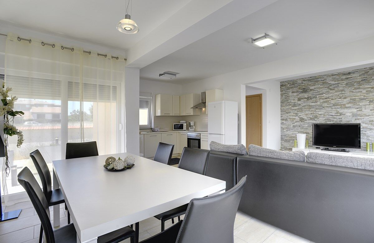 Villa Lara 1 74282-K1