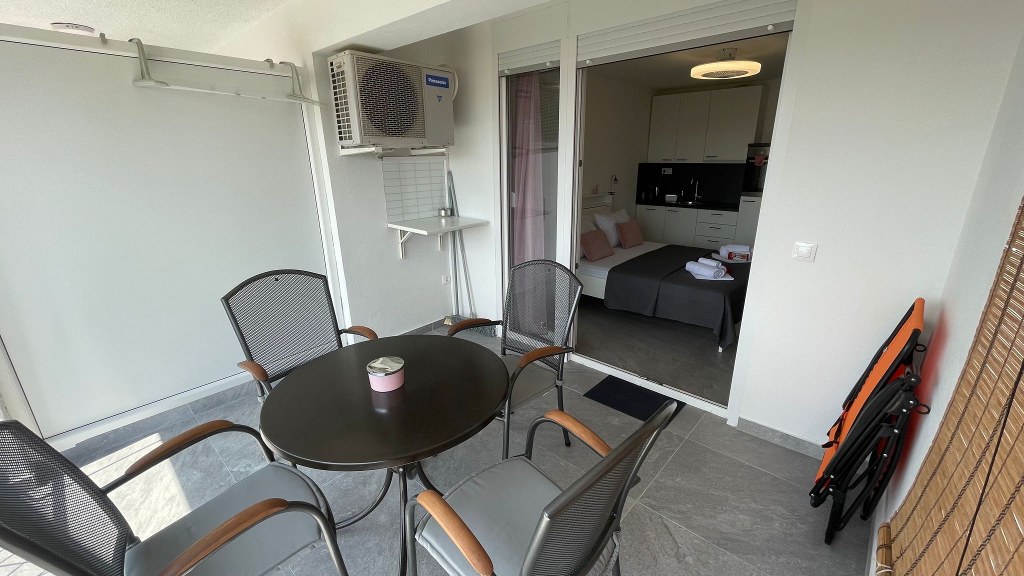 Apartments Rouge 82871-A1