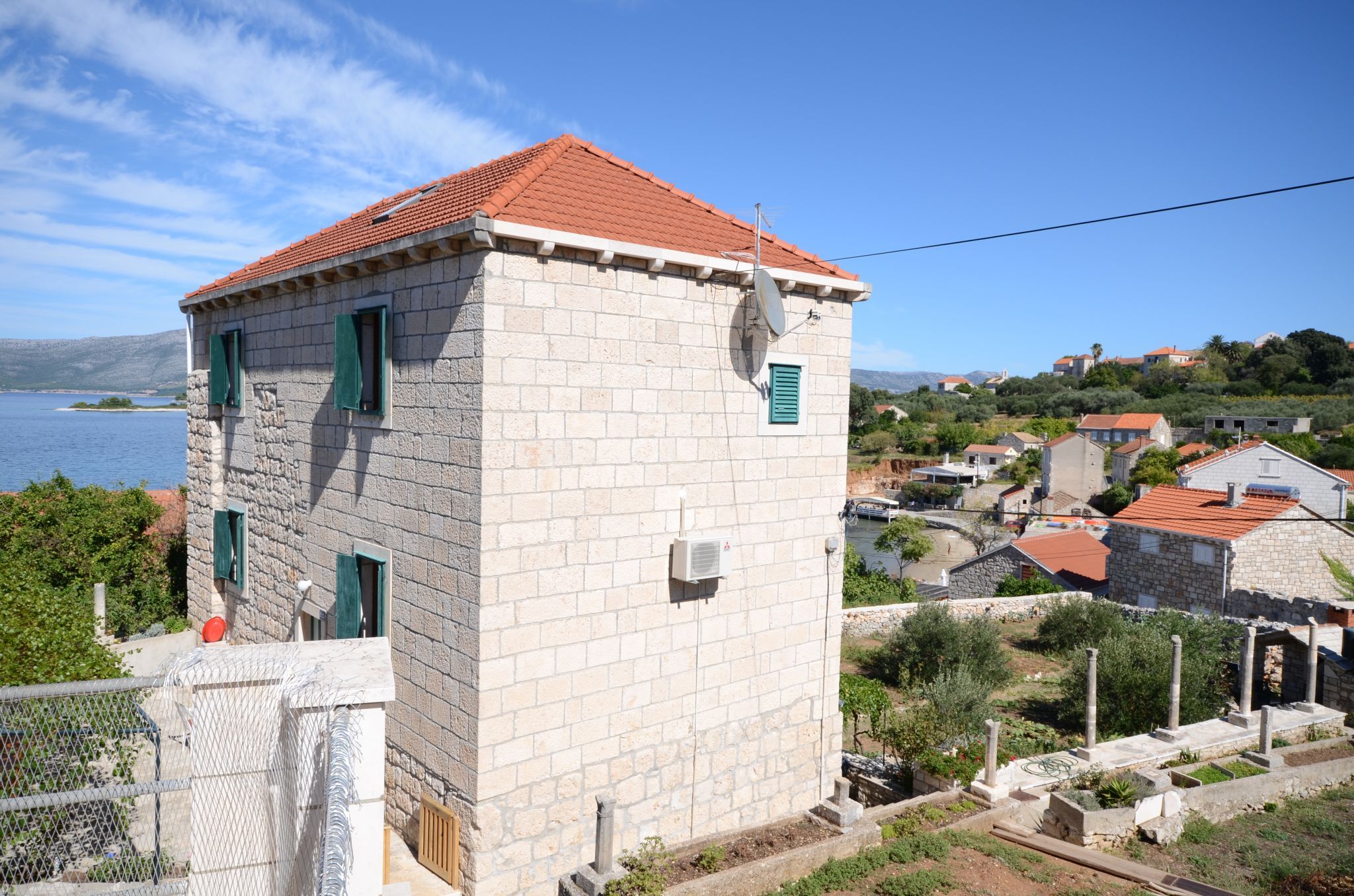 Apartments Loredana 53041-A2