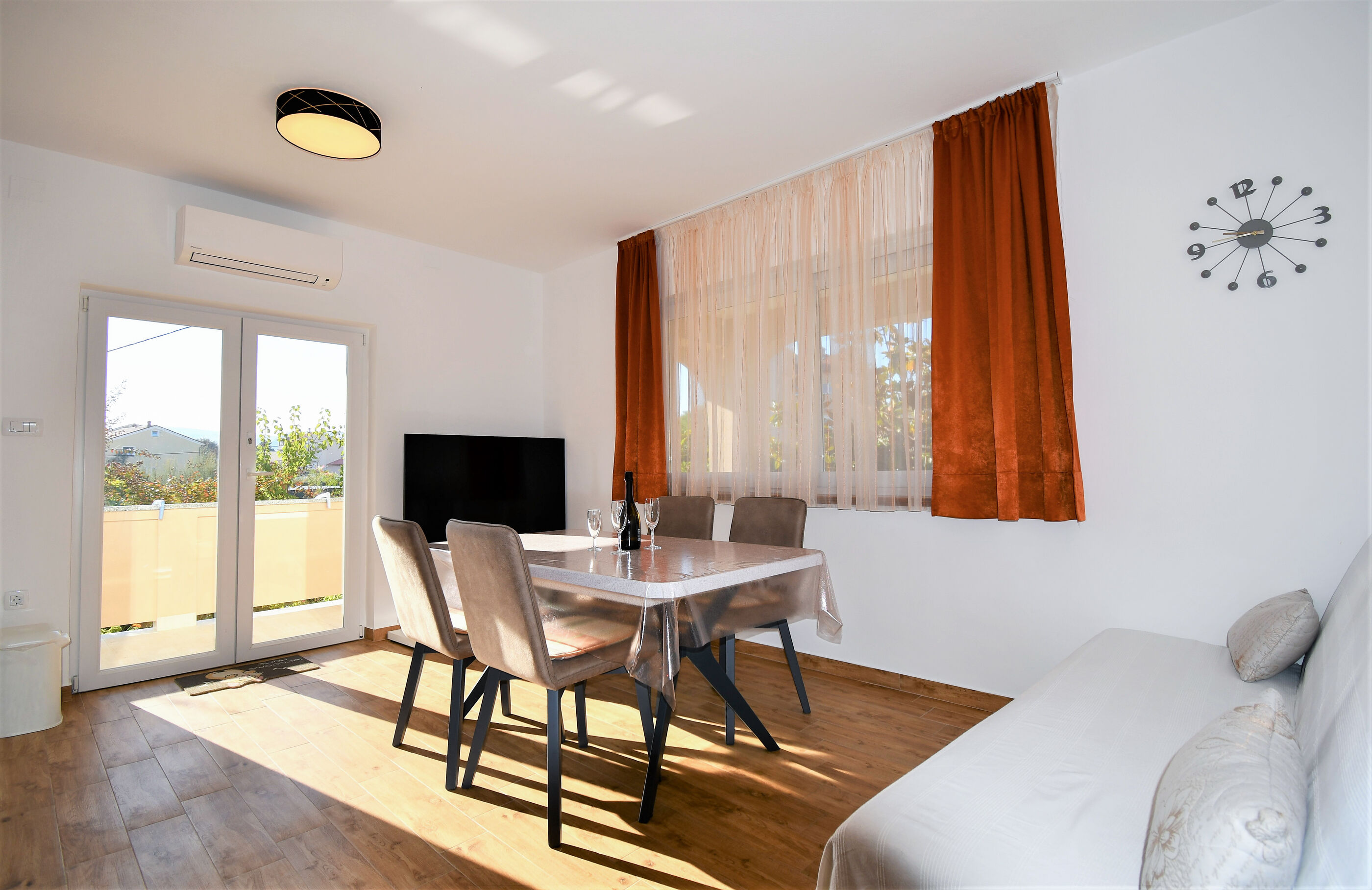 Apartments Mirjana V 94691-A1