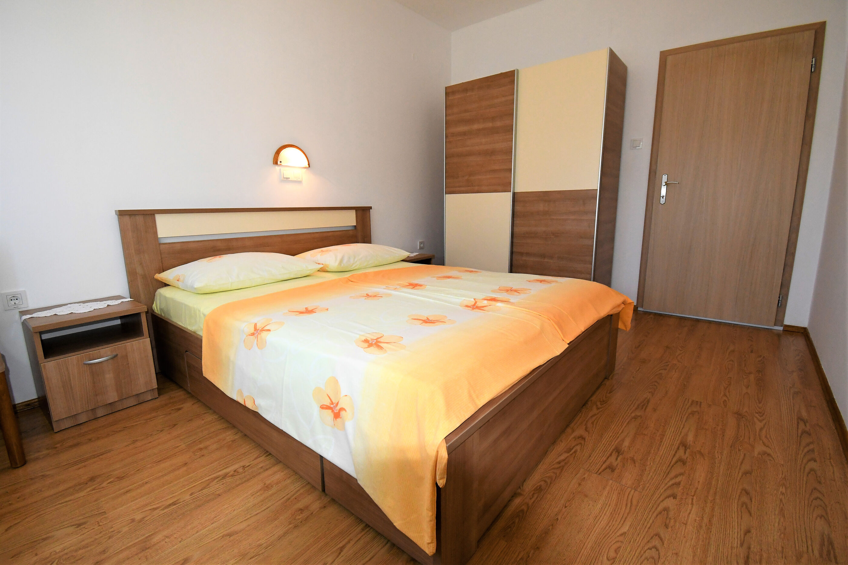 Apartments Mirjana V 94691-A1