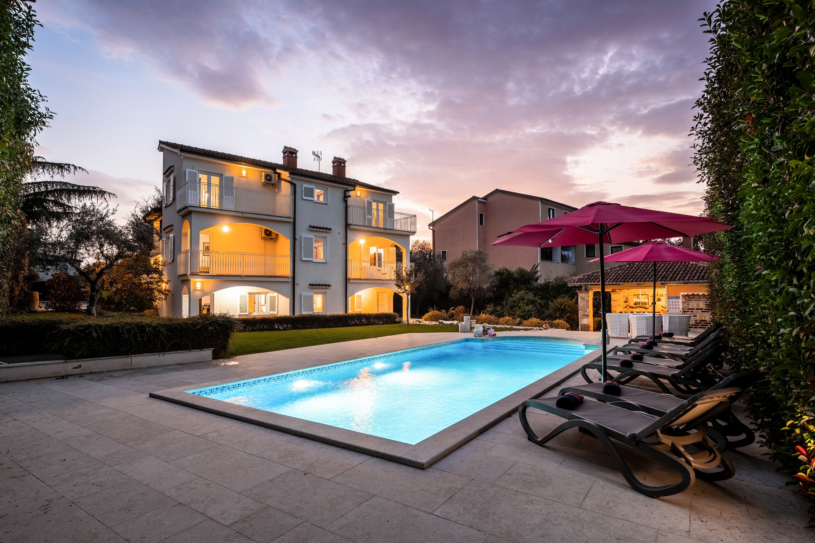 Villa Sunset Garden 94908-K1