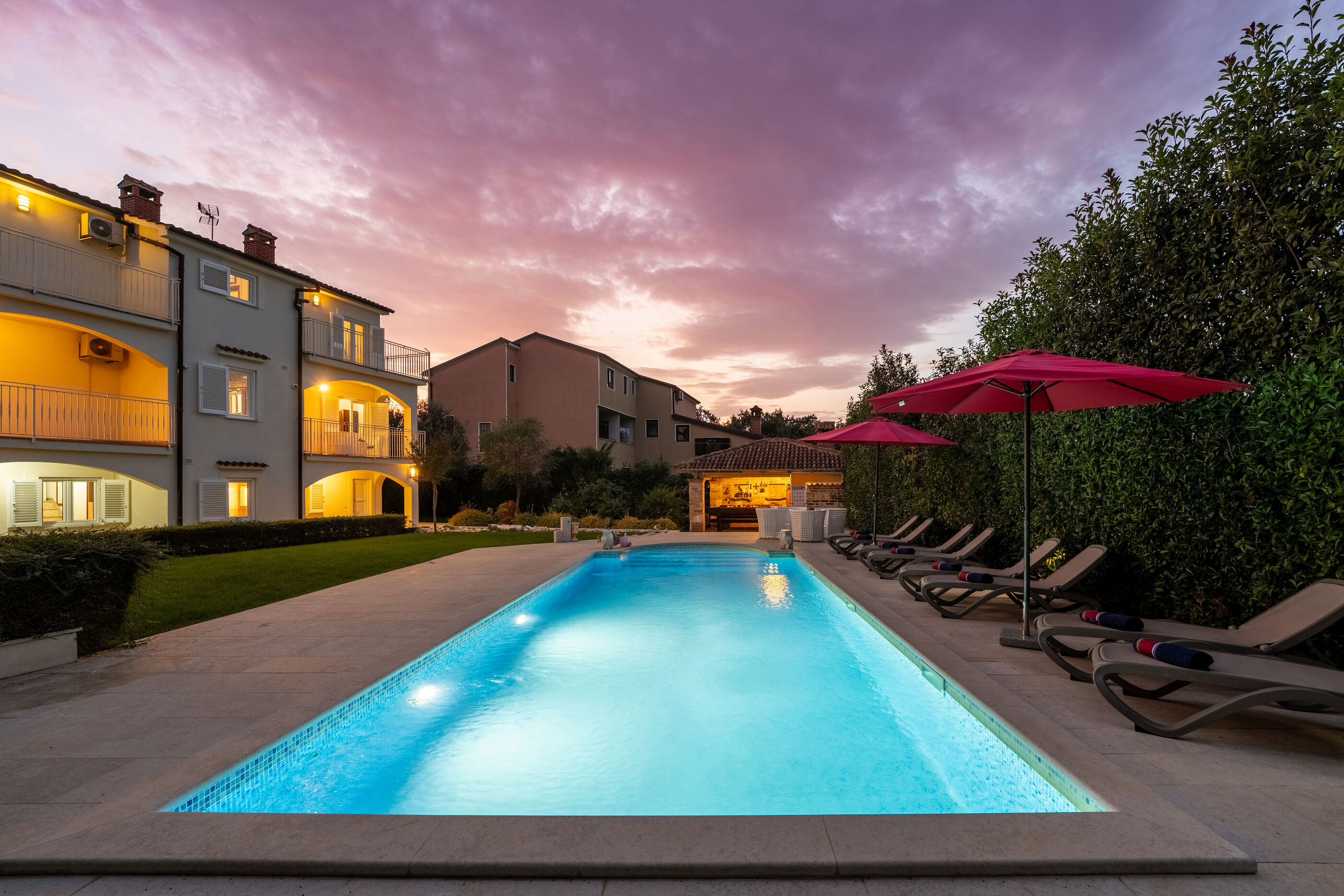 Villa Sunset Garden 94908-K1