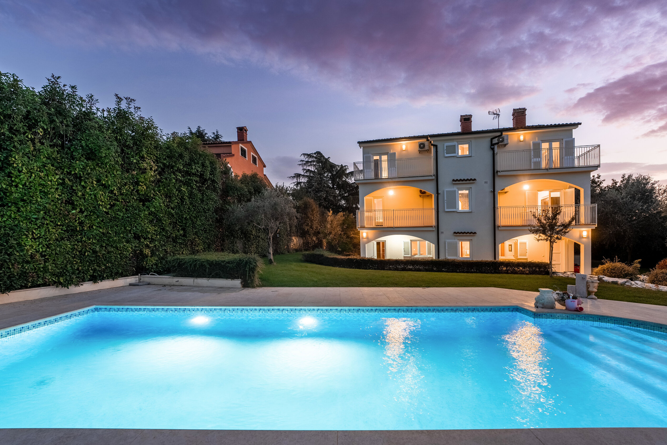 Villa Sunset Garden 94908-K1