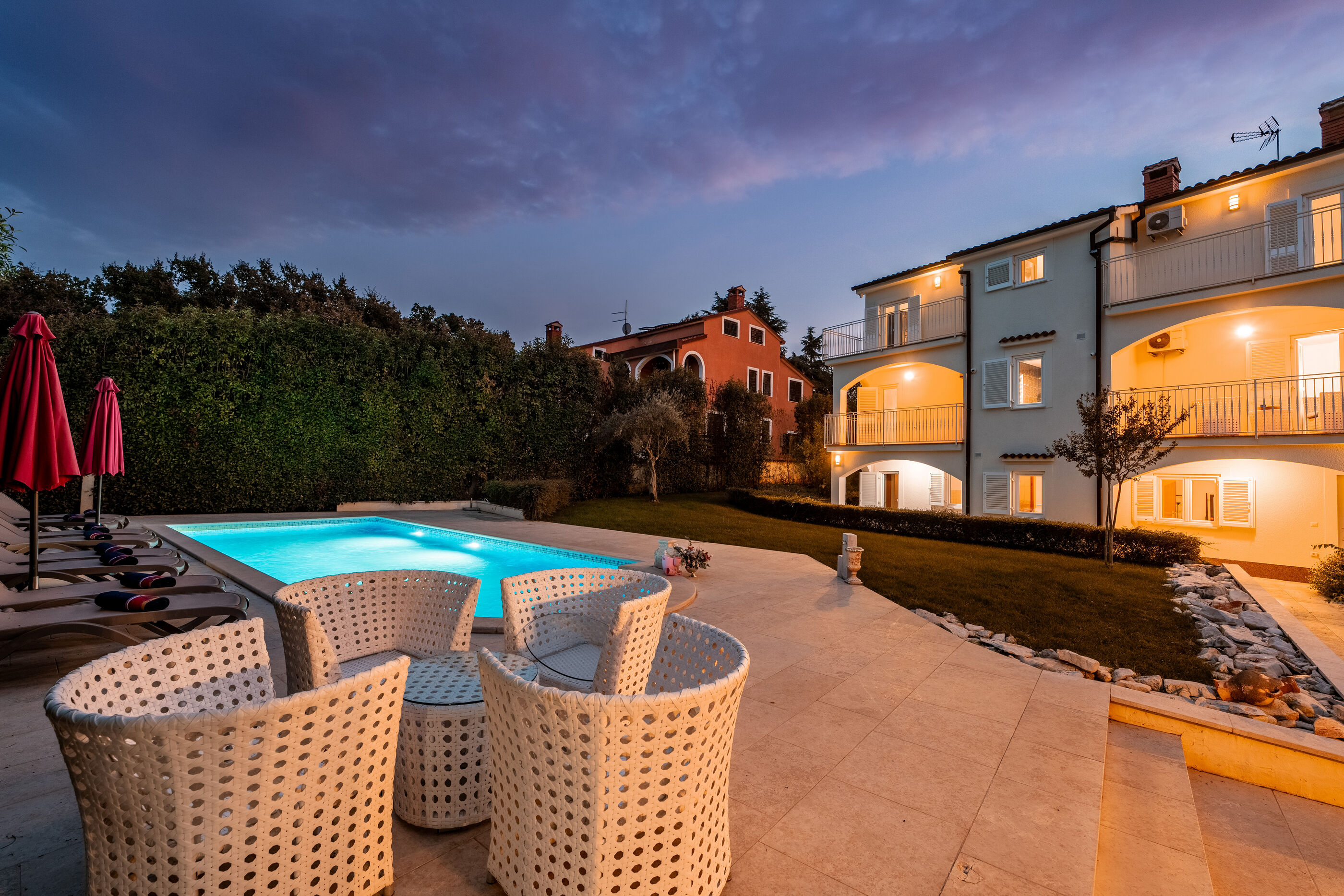 Villa Sunset Garden 94908-K1