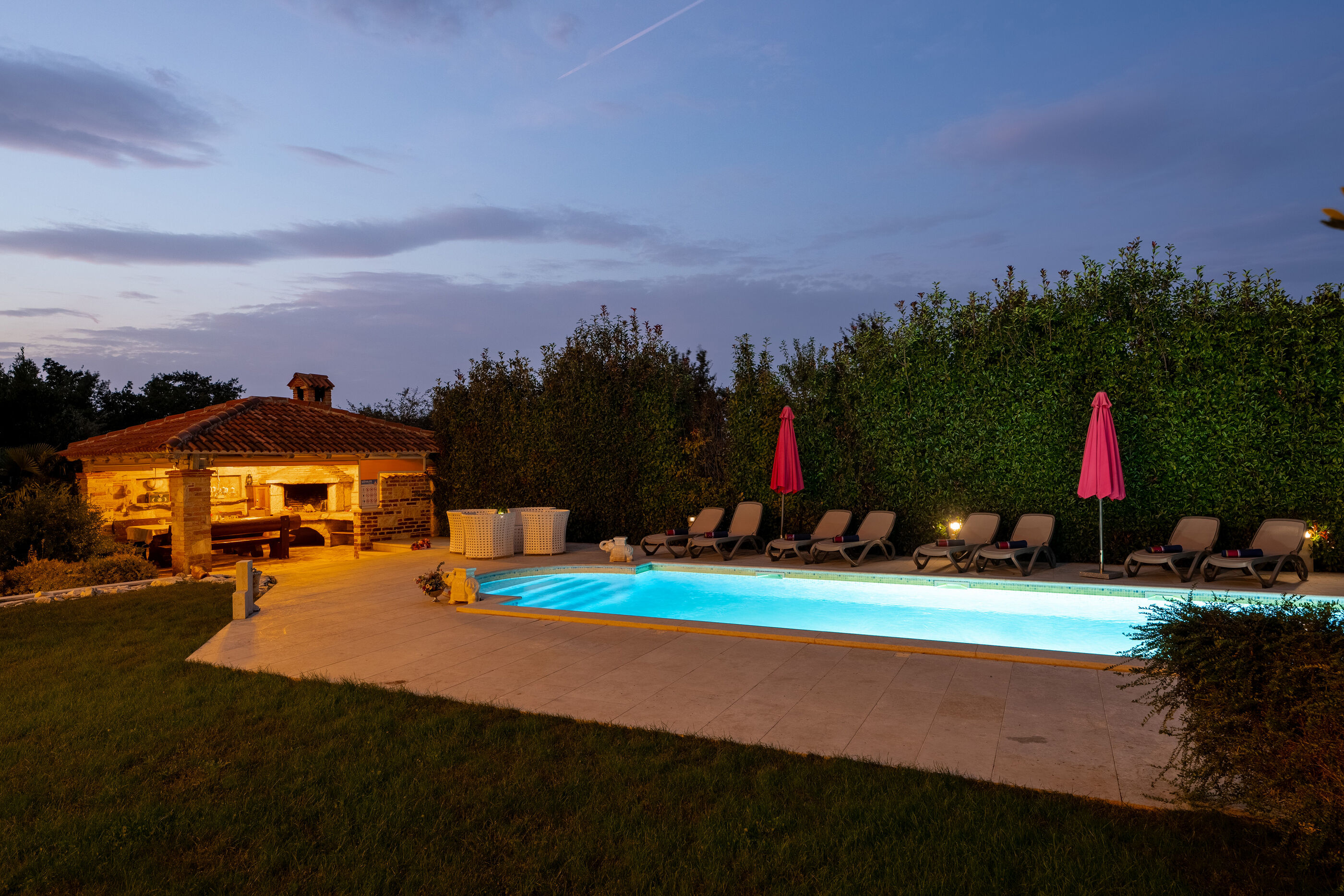 Villa Sunset Garden 94908-K1