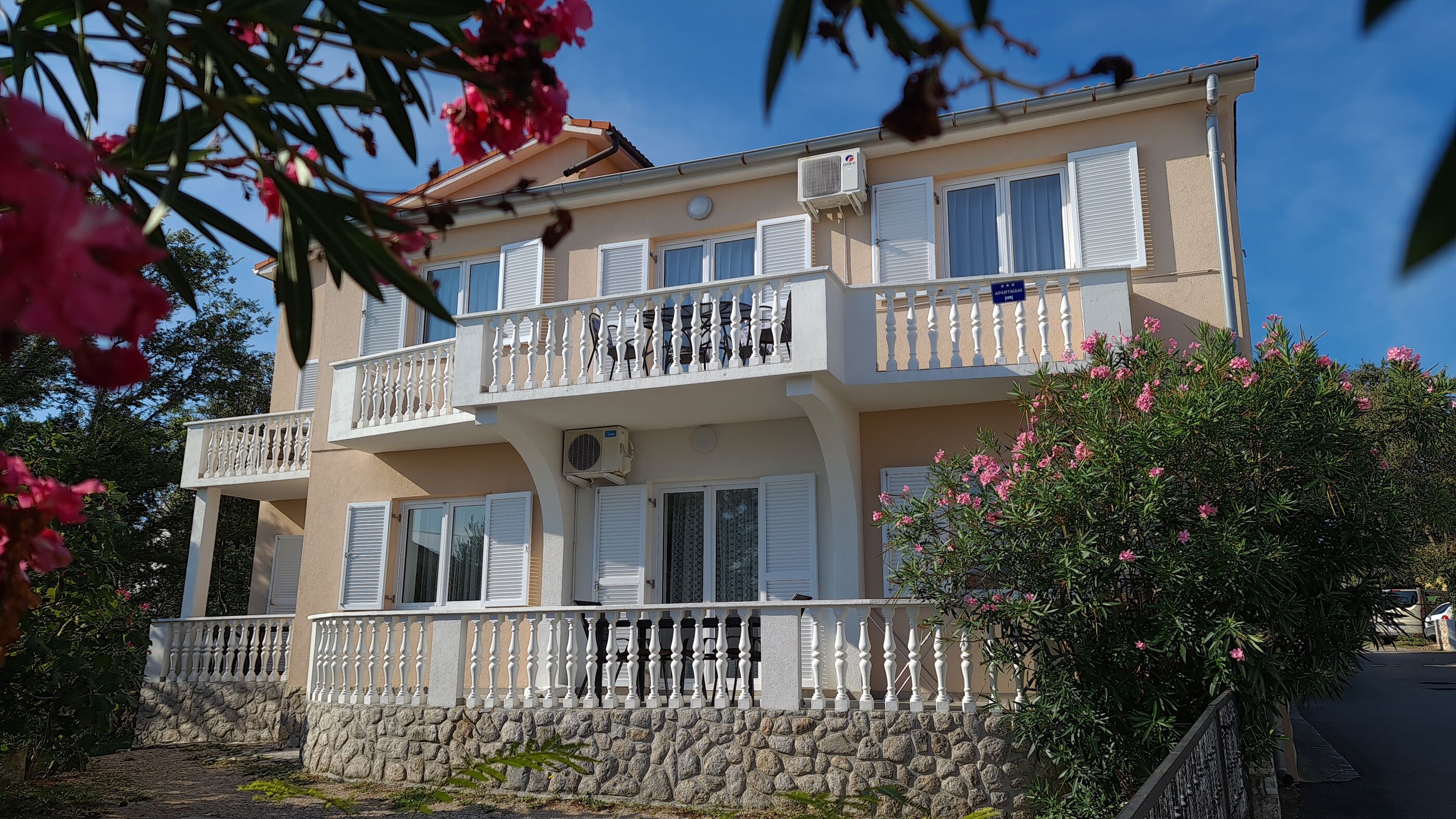 Apartments Mihalić 10070-A2