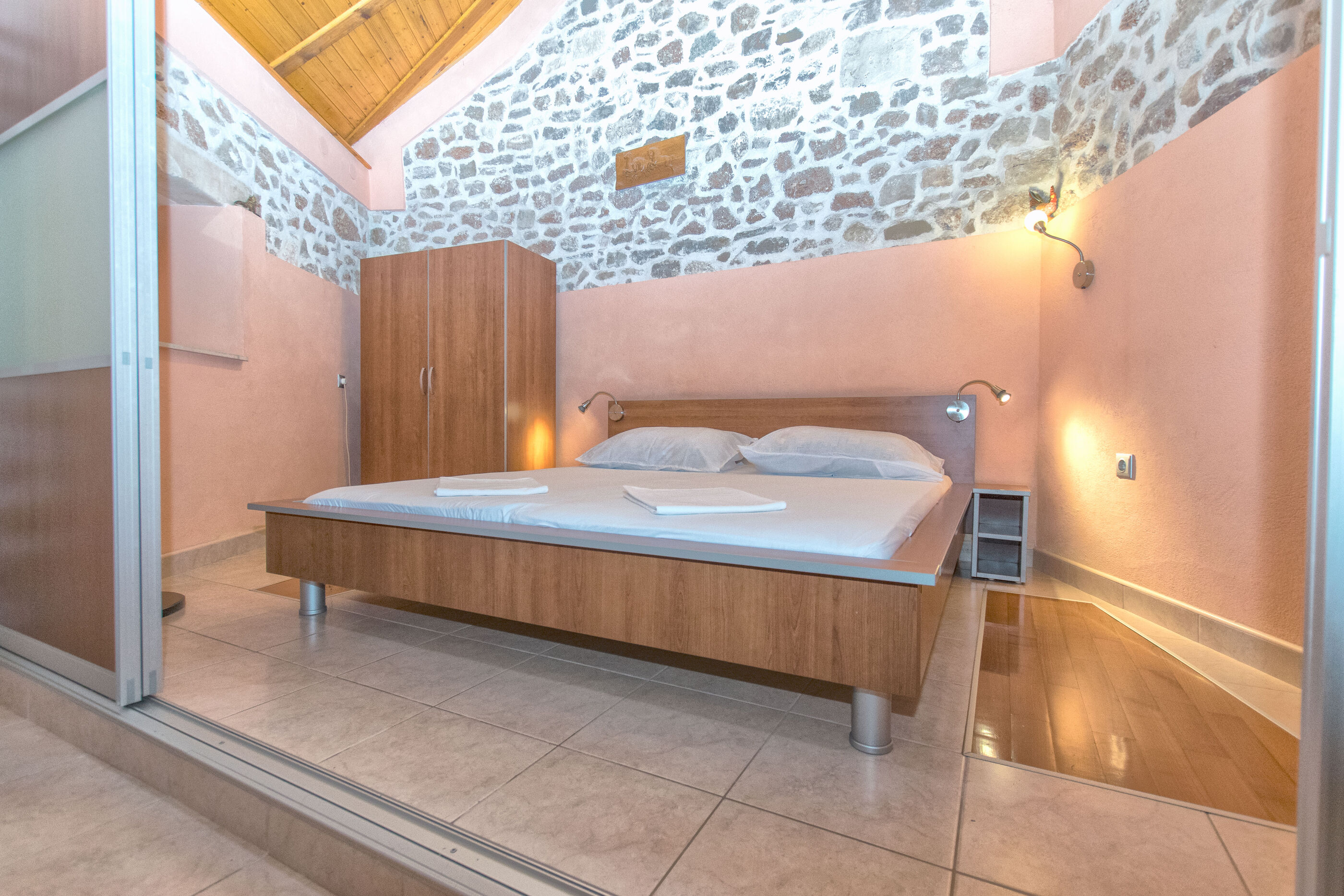 House Dinko 79661-K2