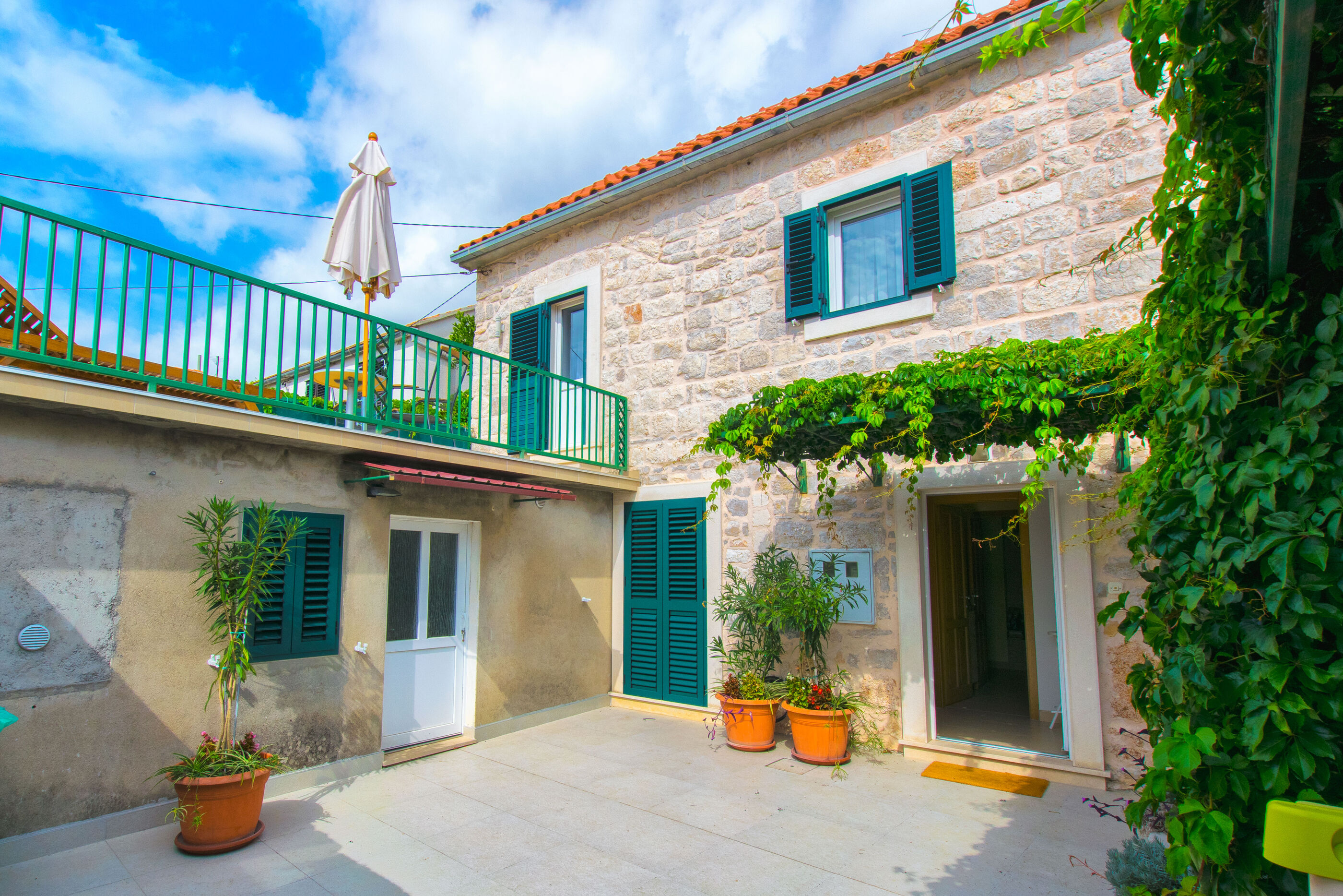 Apartments Cukarin 79662-A1