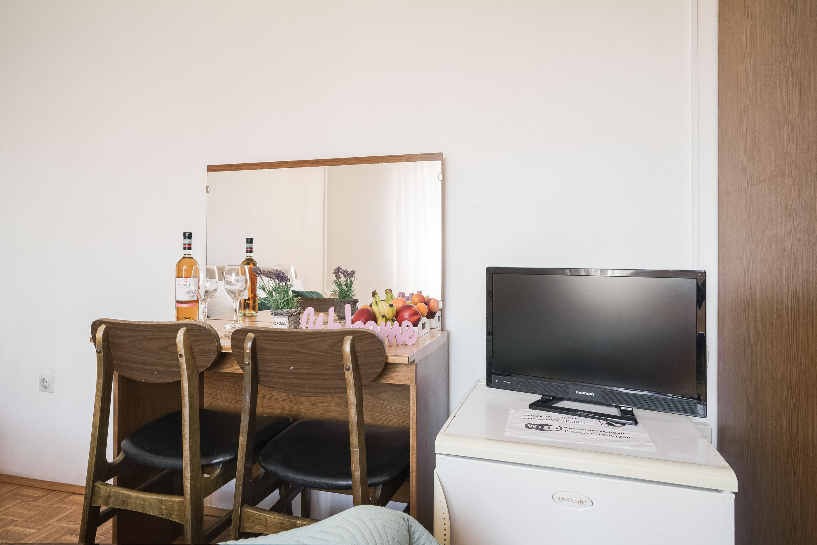 Apartment and Rooms Mrkovic 88981-S5