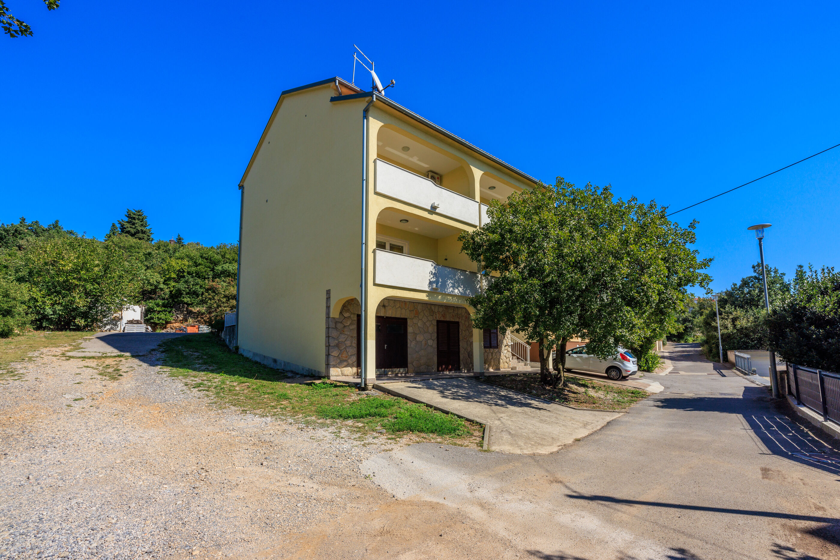 Apartments Pirin 85230-A1