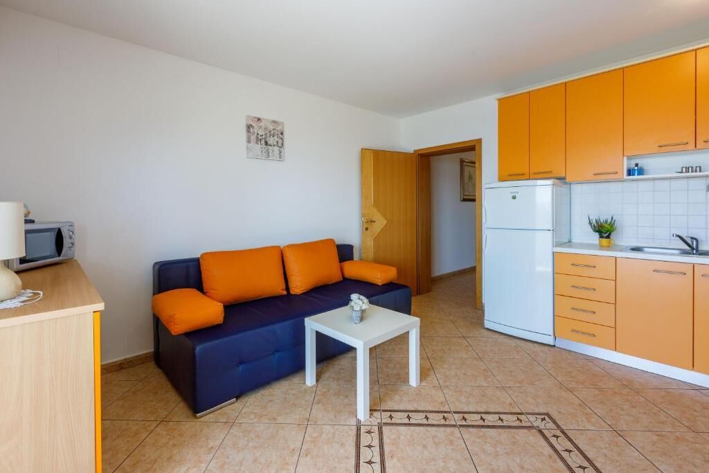 Apartments Pirin 85230-A1