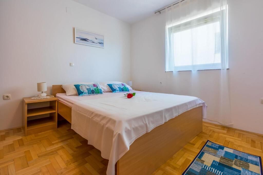 Apartments Pirin 85230-A1