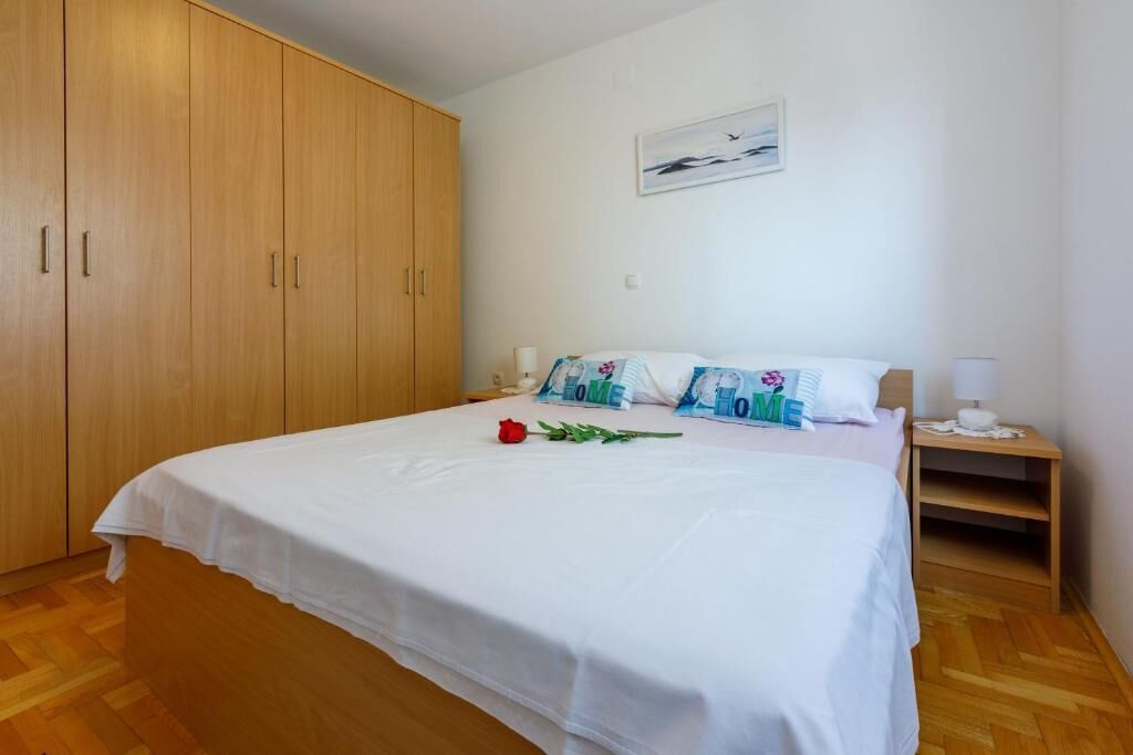 Apartments Pirin 85230-A1