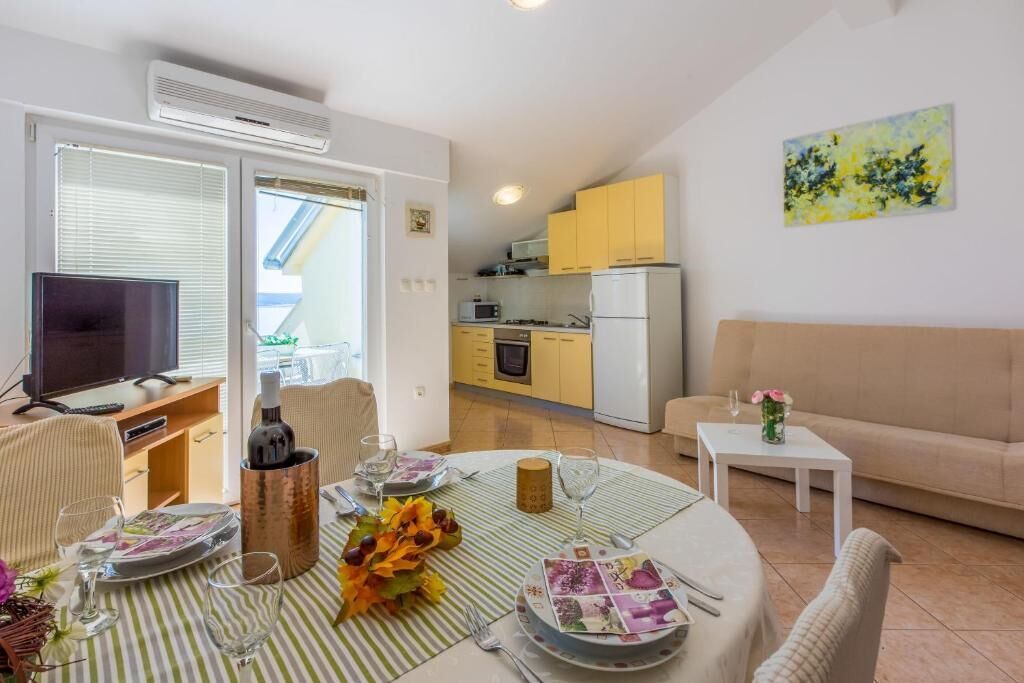 Apartments Pirin 85230-A2