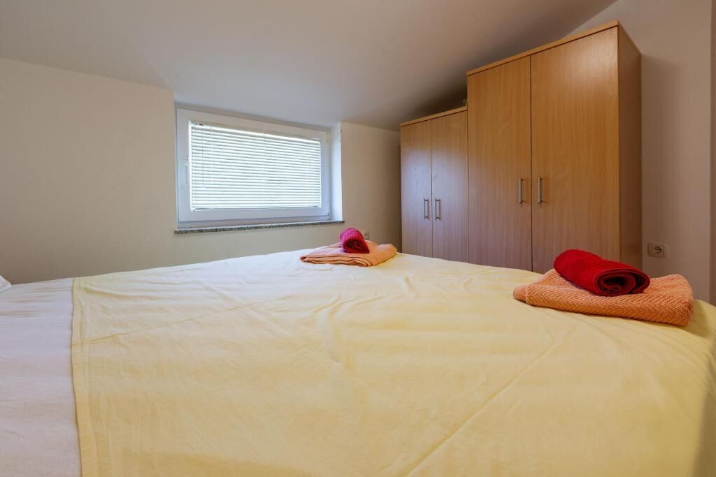 Apartments Pirin 85230-A2