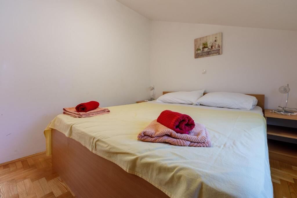 Apartments Pirin 85230-A2