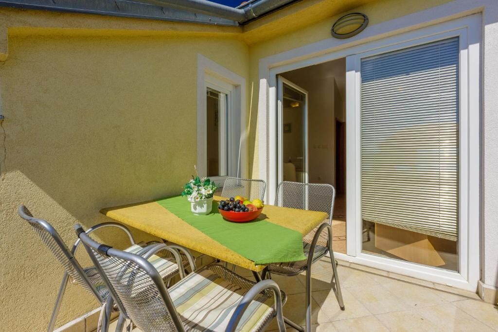 Apartments Pirin 85230-A2
