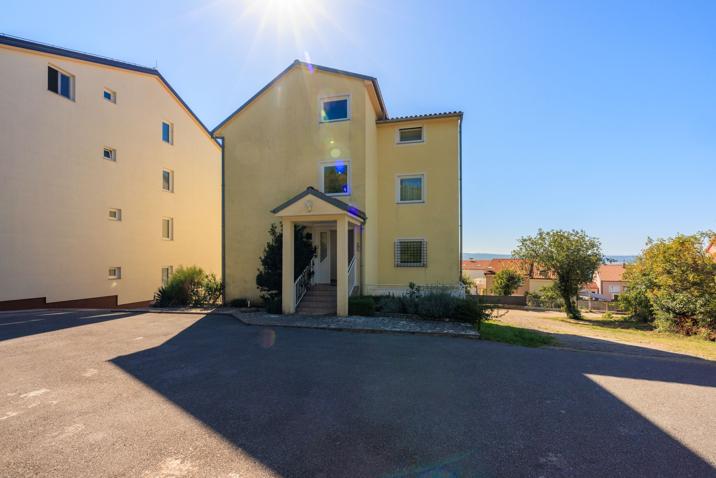 Apartments Petak 85231-A1