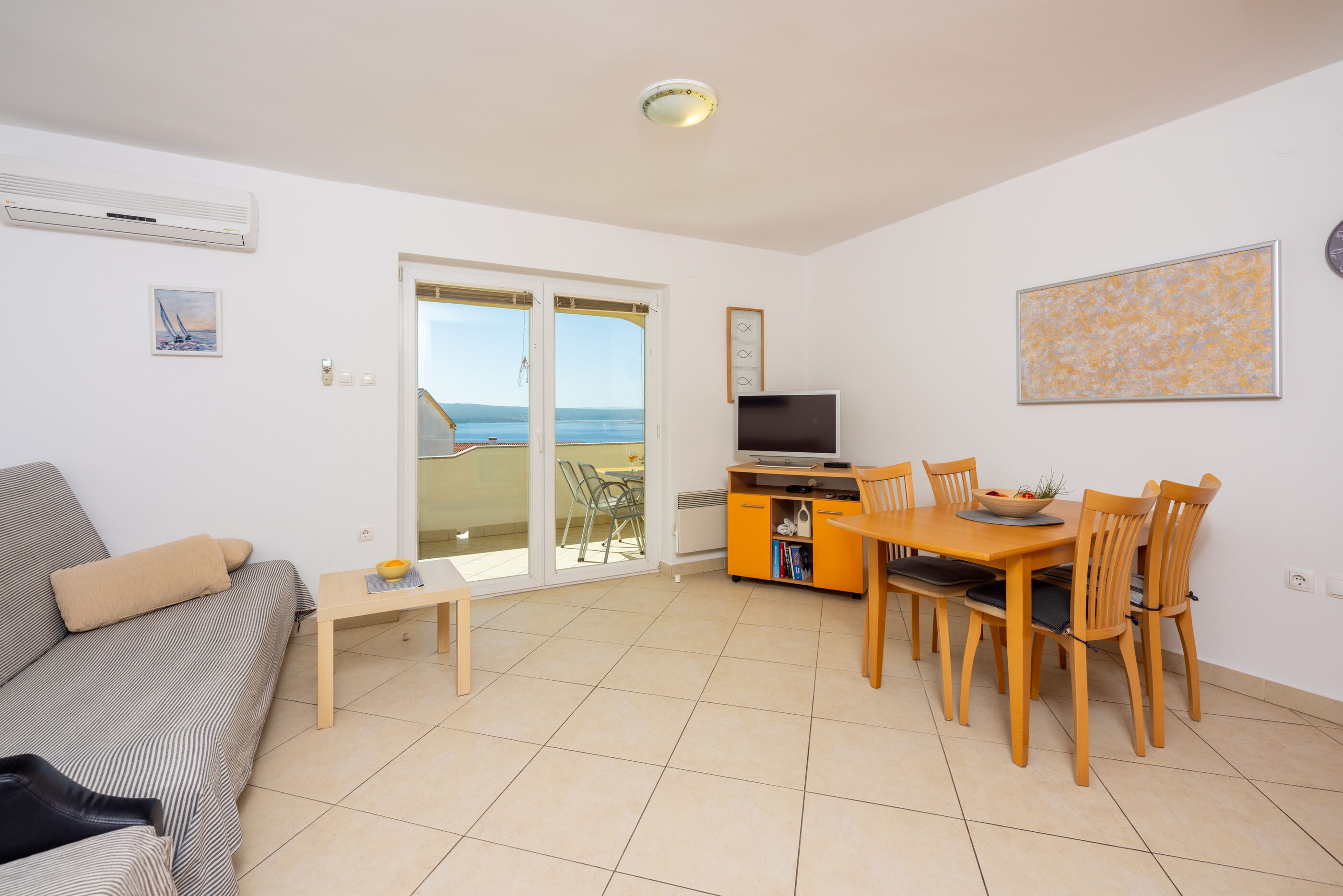 Apartments Petak 85231-A1