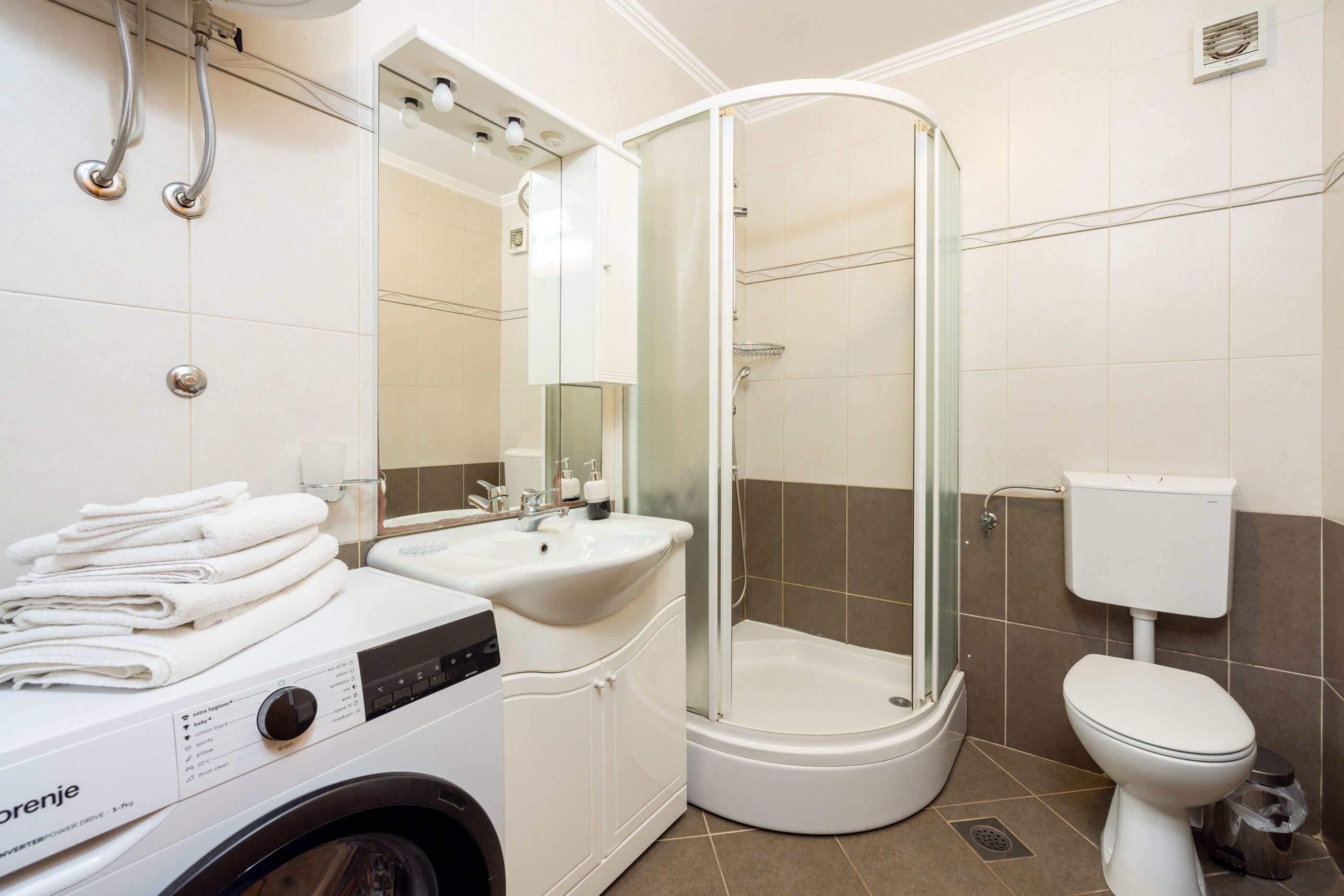 Apartments Petak 85231-A1