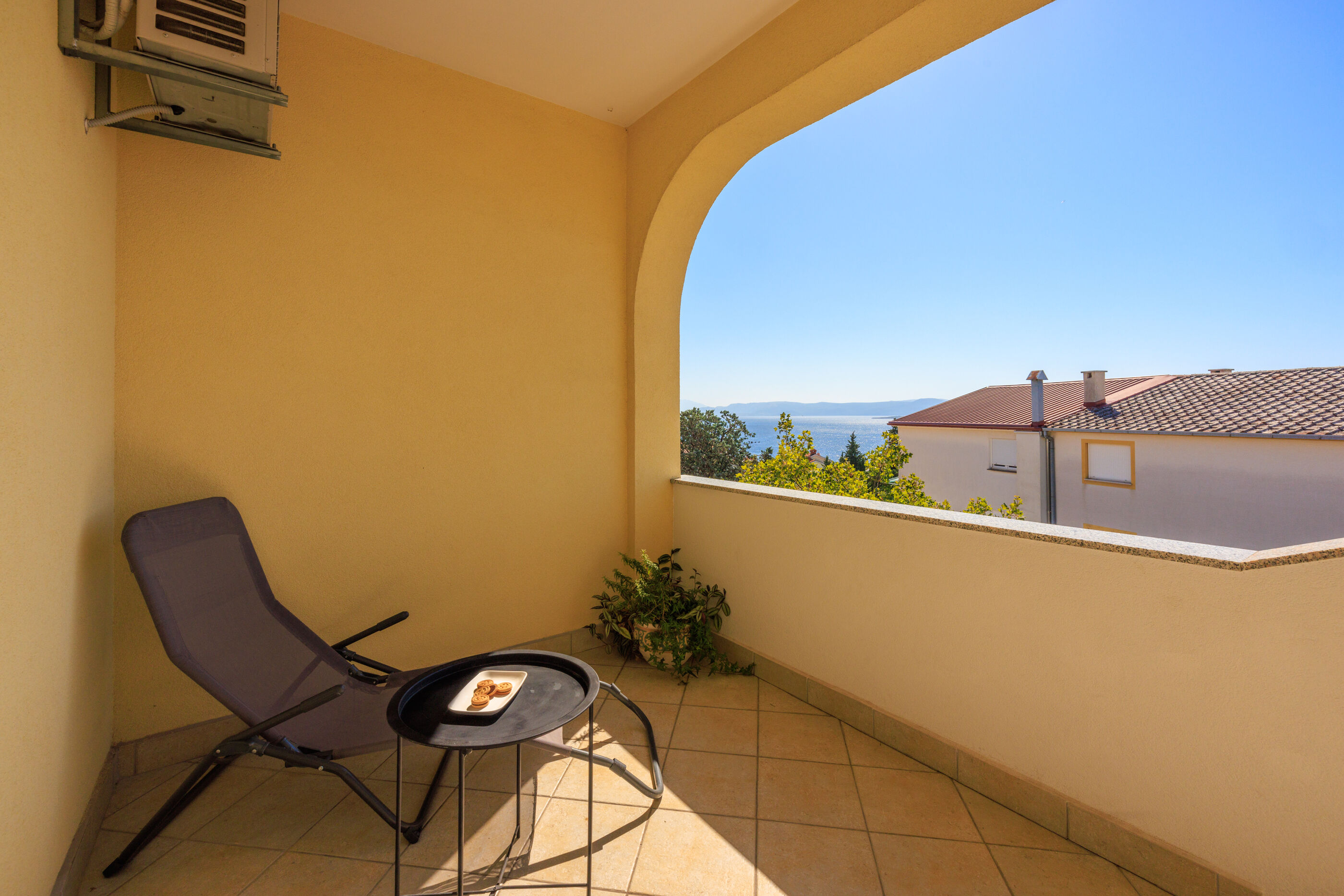 Apartments Petak 85231-A1