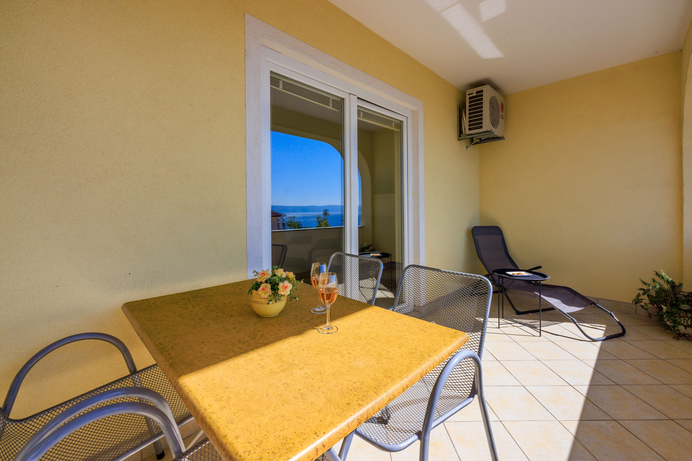 Apartments Petak 85231-A1