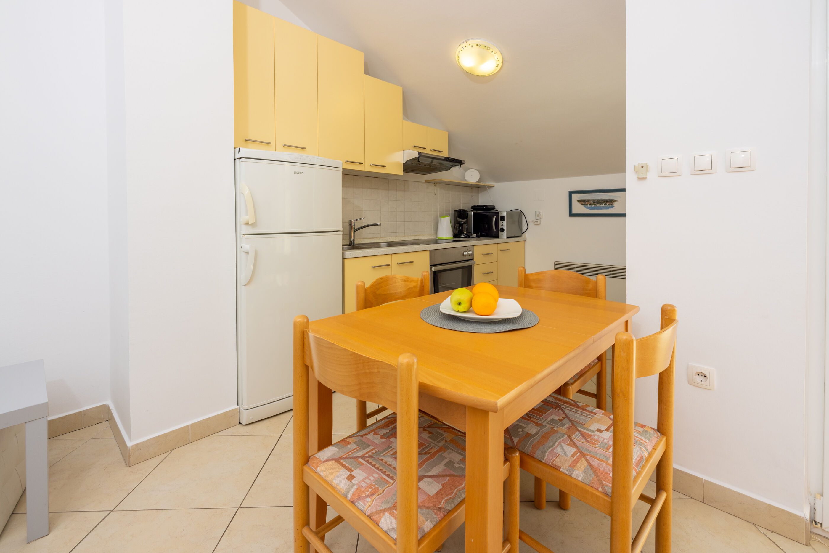 Apartments Petak 85231-A2