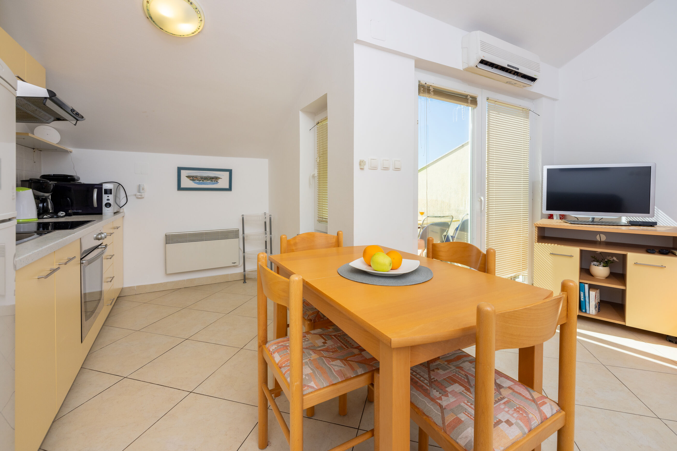Apartments Petak 85231-A2