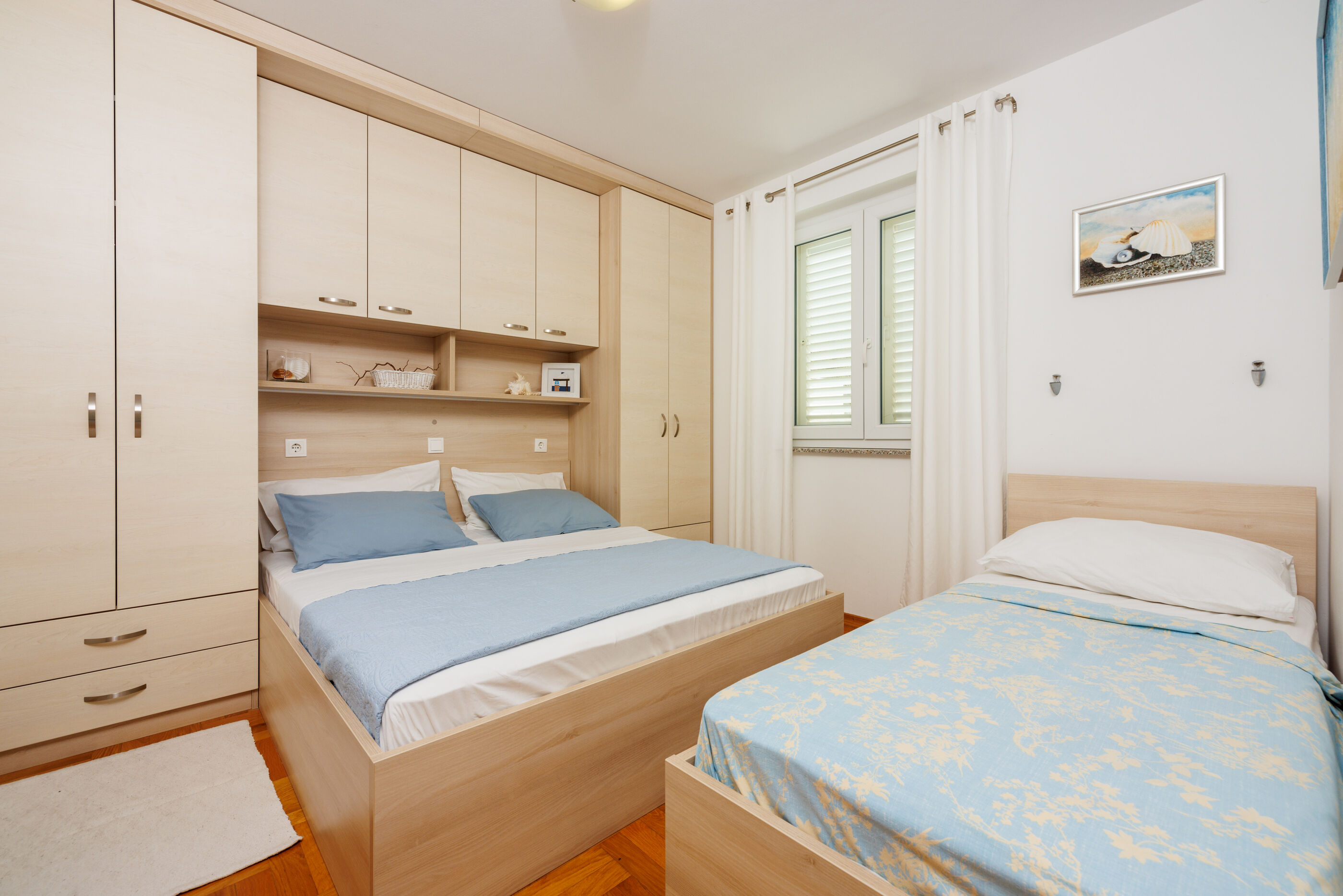 Apartments Petak Novi 62483-A1