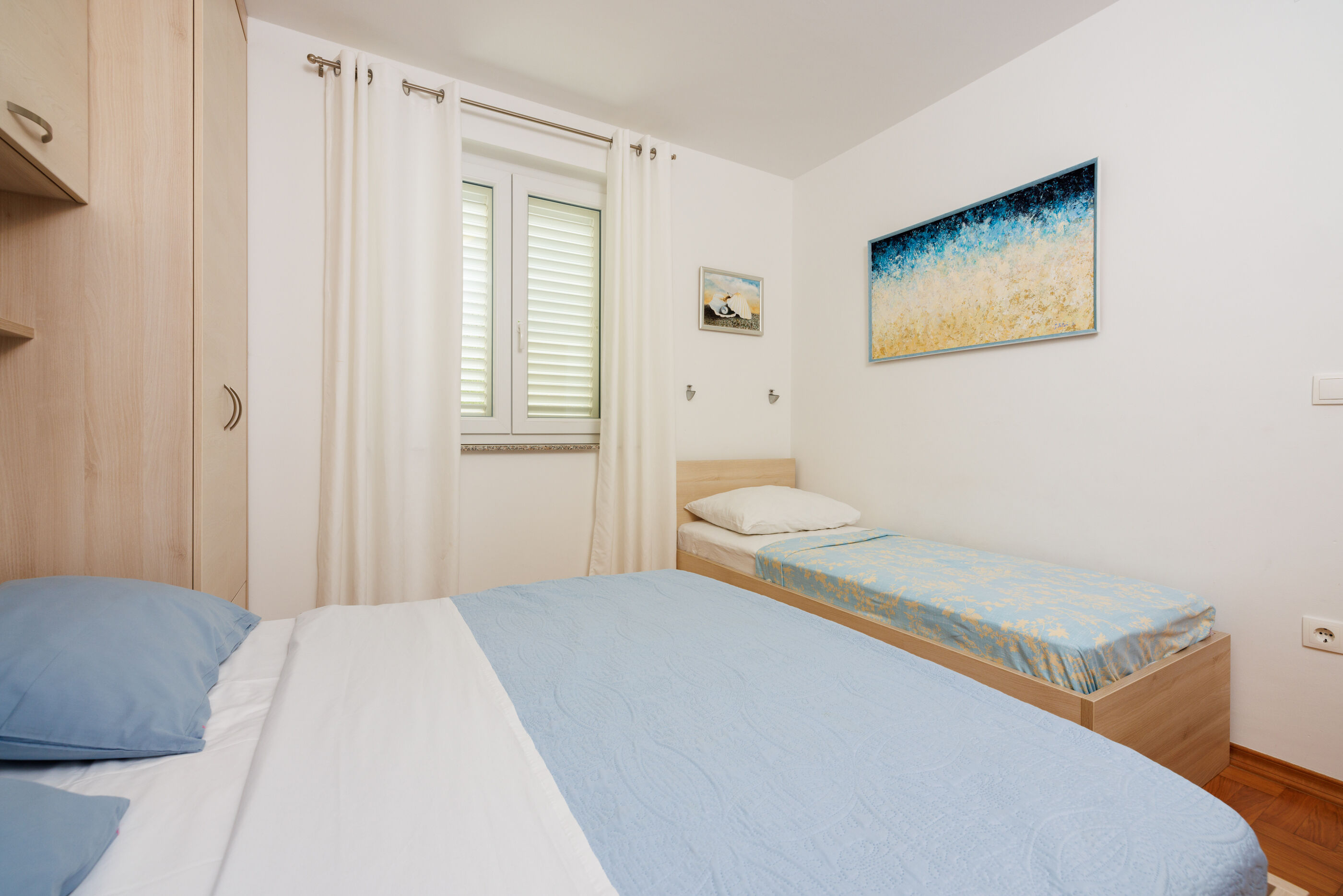Apartments Petak Novi 62483-A1