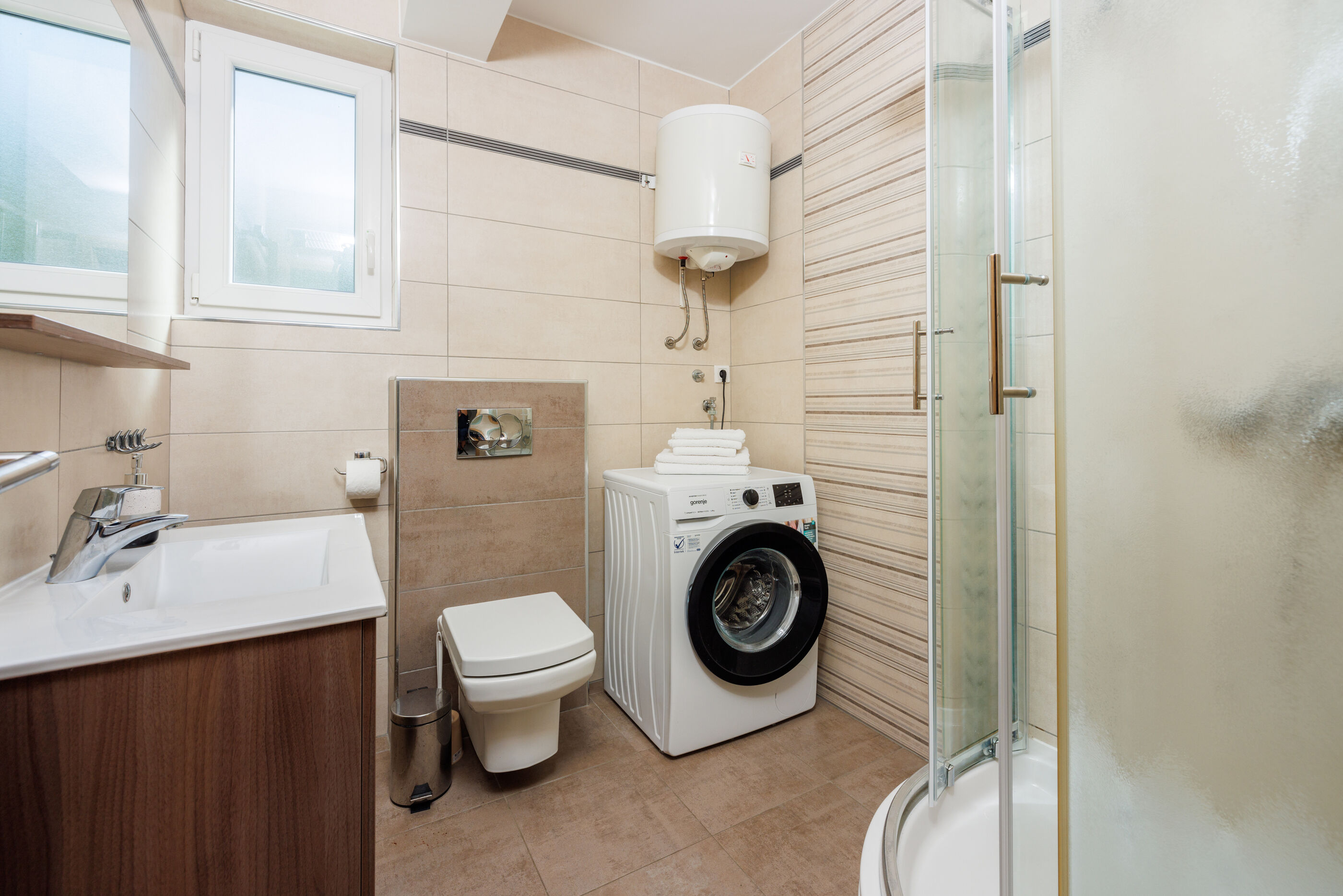 Apartments Petak Novi 62483-A1