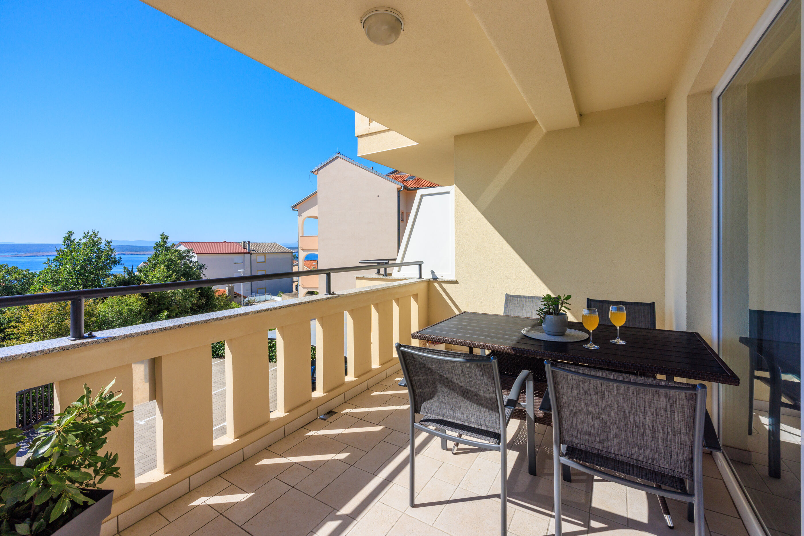 Apartments Petak Novi 62483-A1
